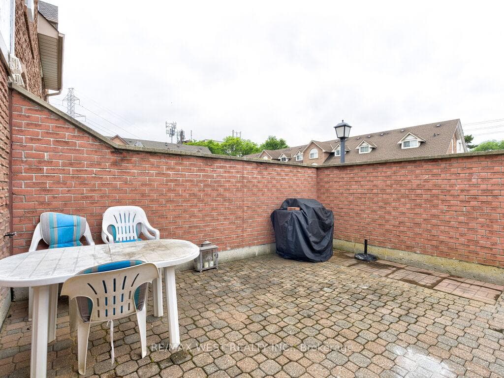 83 Irwin Road Unit 22 photo 29