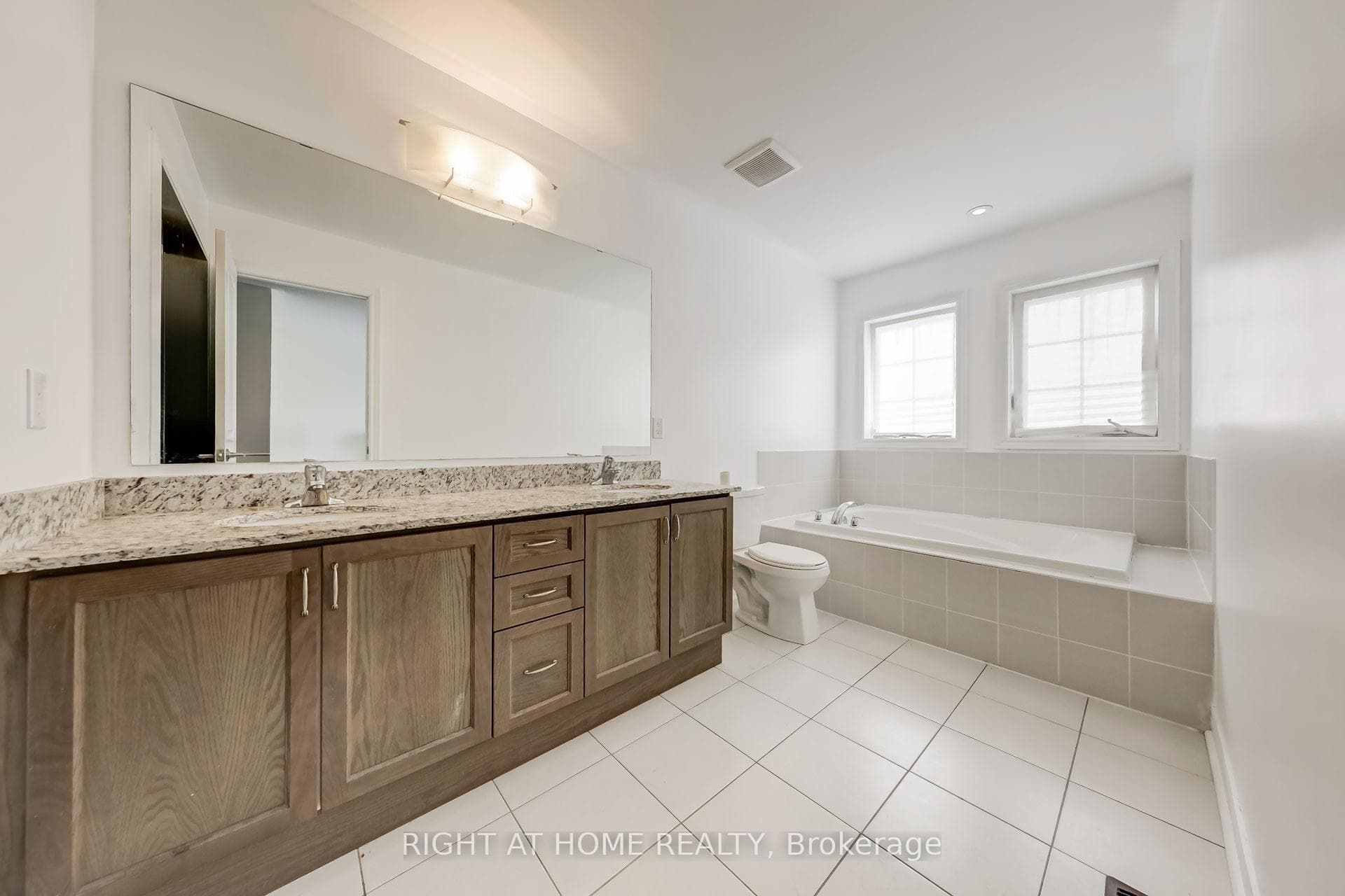 22 Rimrock Crescent photo 22