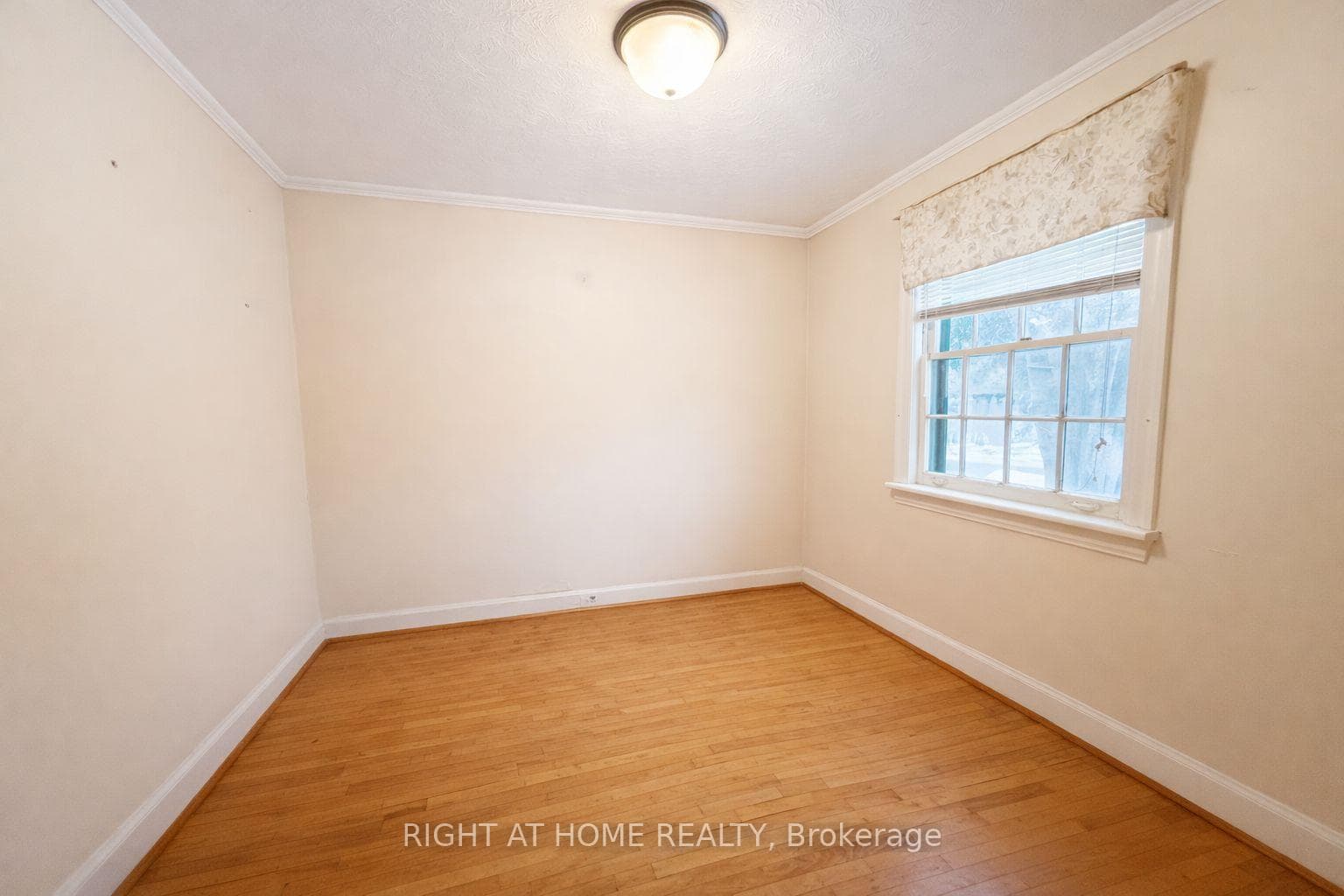 140 Stanley Avenue photo 8
