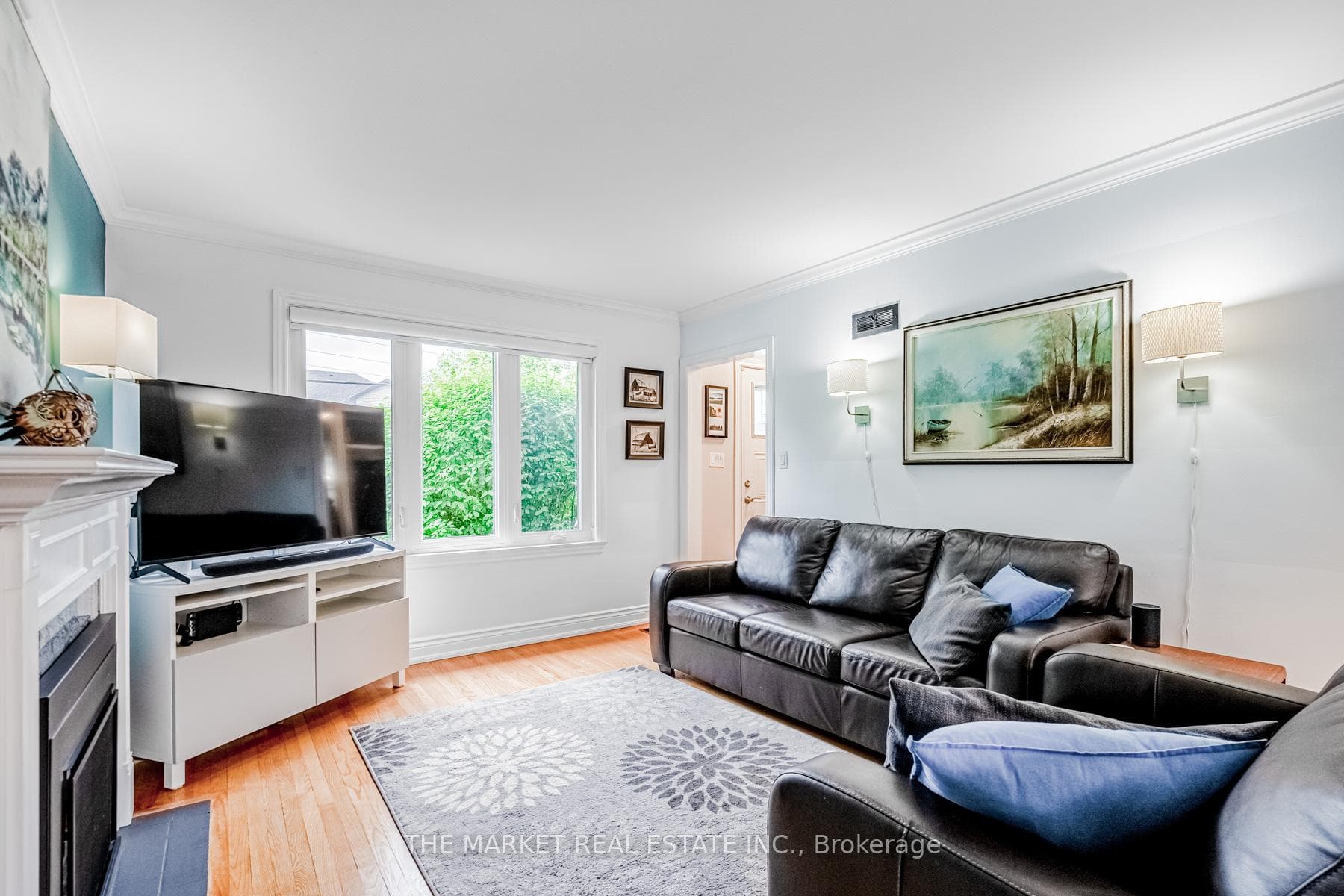 1196 Greening Avenue photo 6