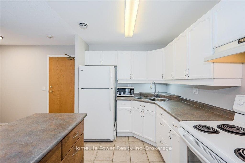 685 Woolwich Street Unit 307 photo 4