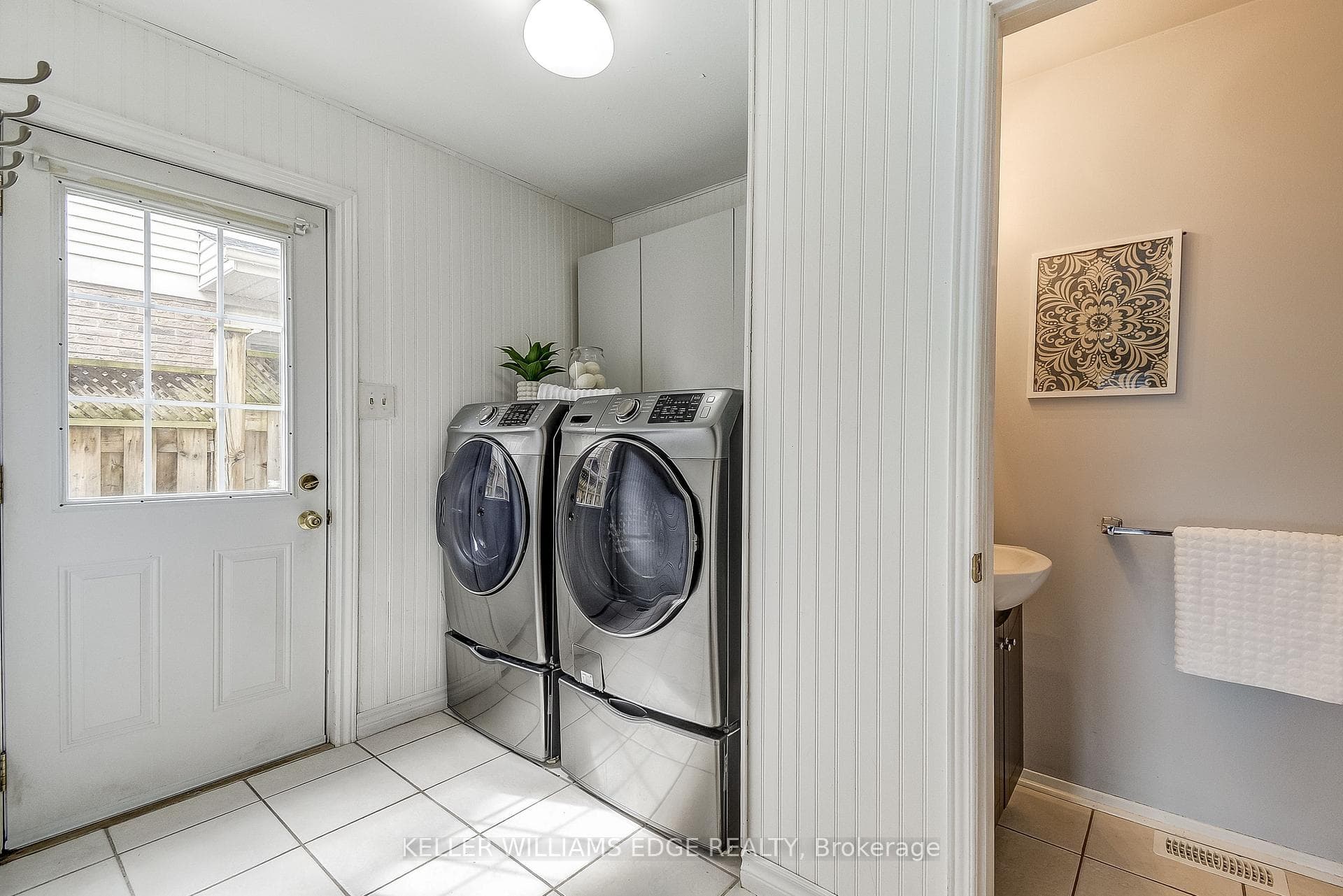 2212 Melissa Crescent photo 15