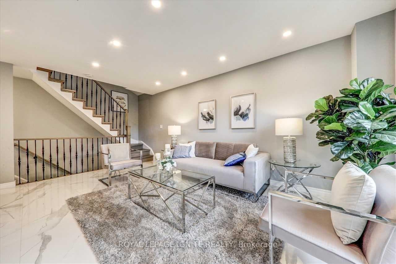 19 Rosebank Drive Unit 1808 photo 7