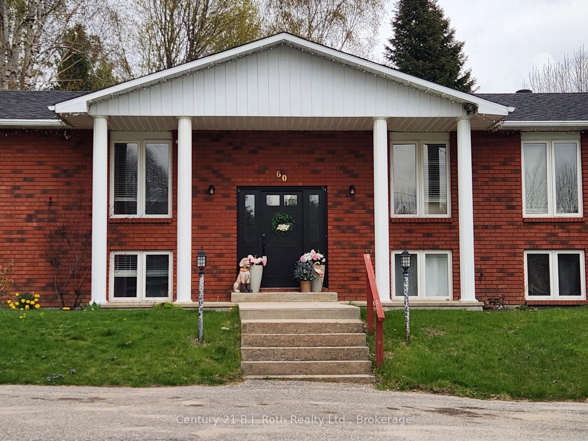 60 Lepage Drive photo 2