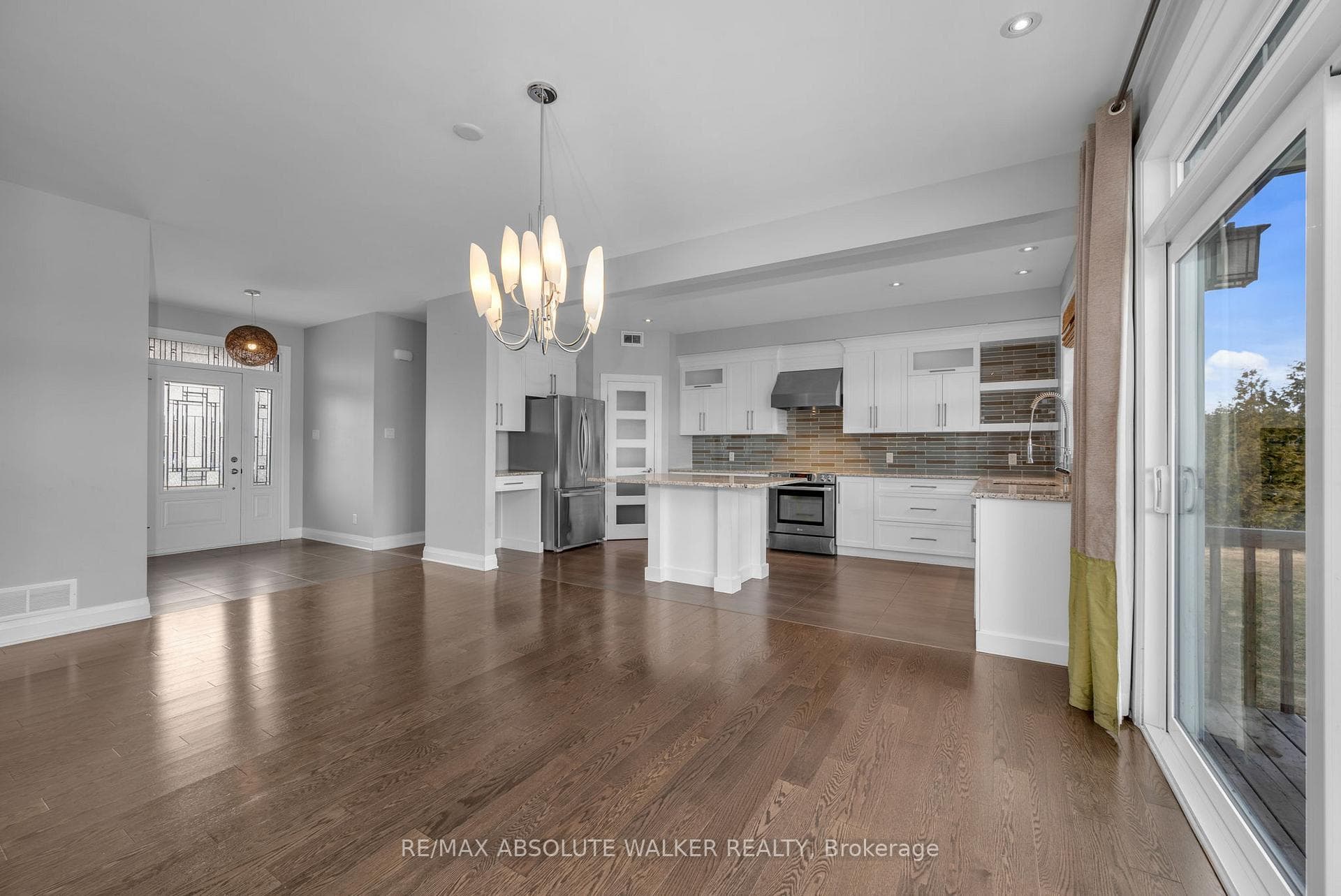5617 Maklynne Way photo 13