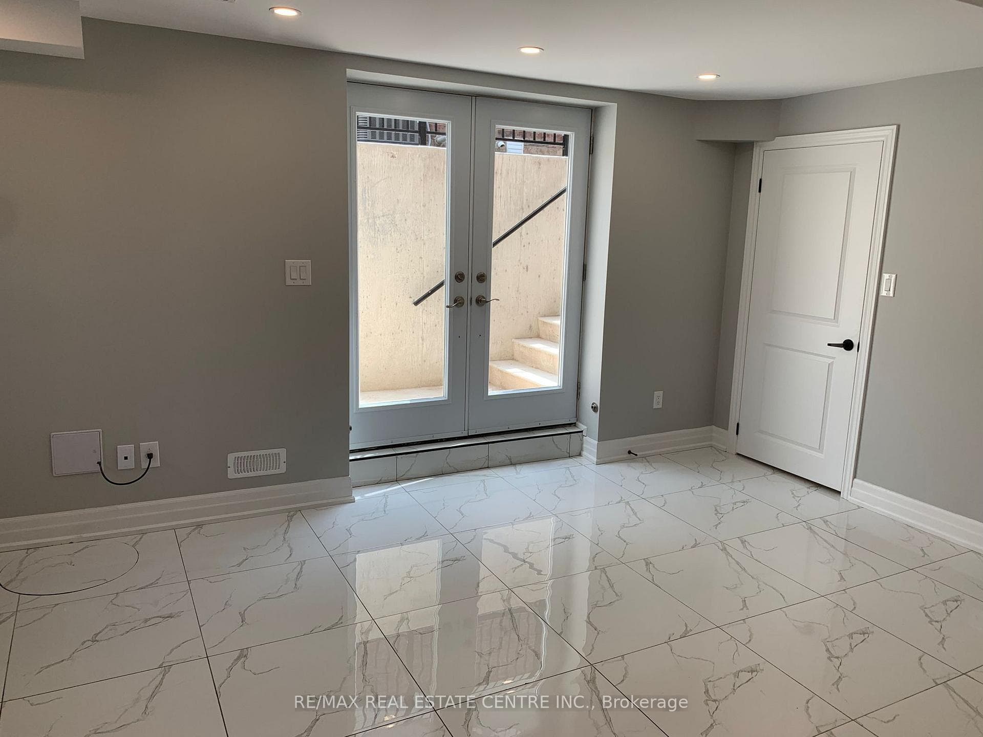 7681 Hackberry Trail Unit Bsmt photo 12