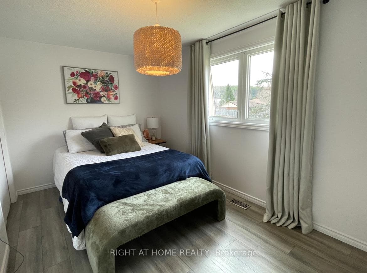 112 Coulter Drive photo 6