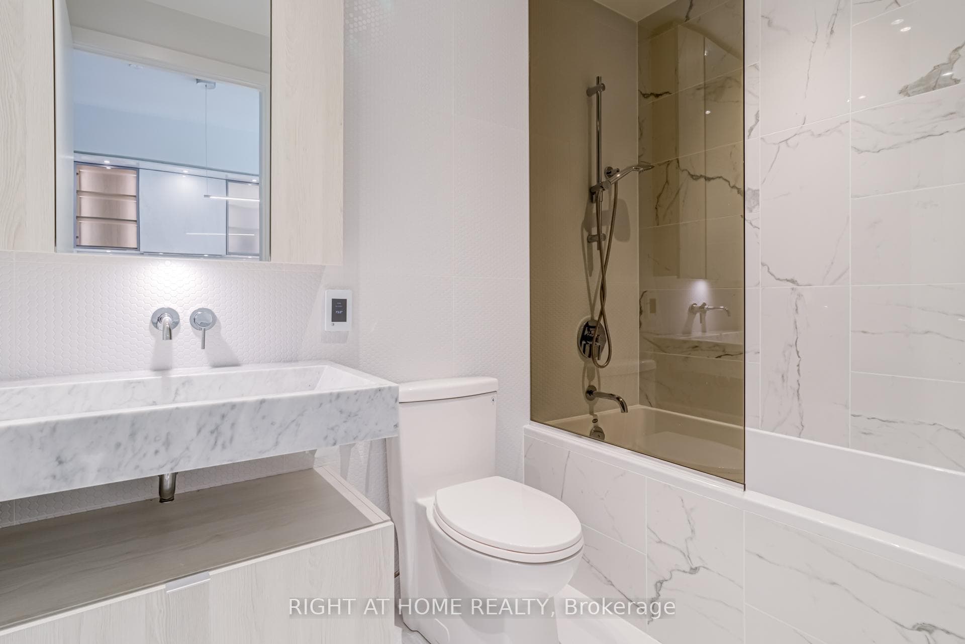 11 Yorkville Avenue Unit 2906 photo 27