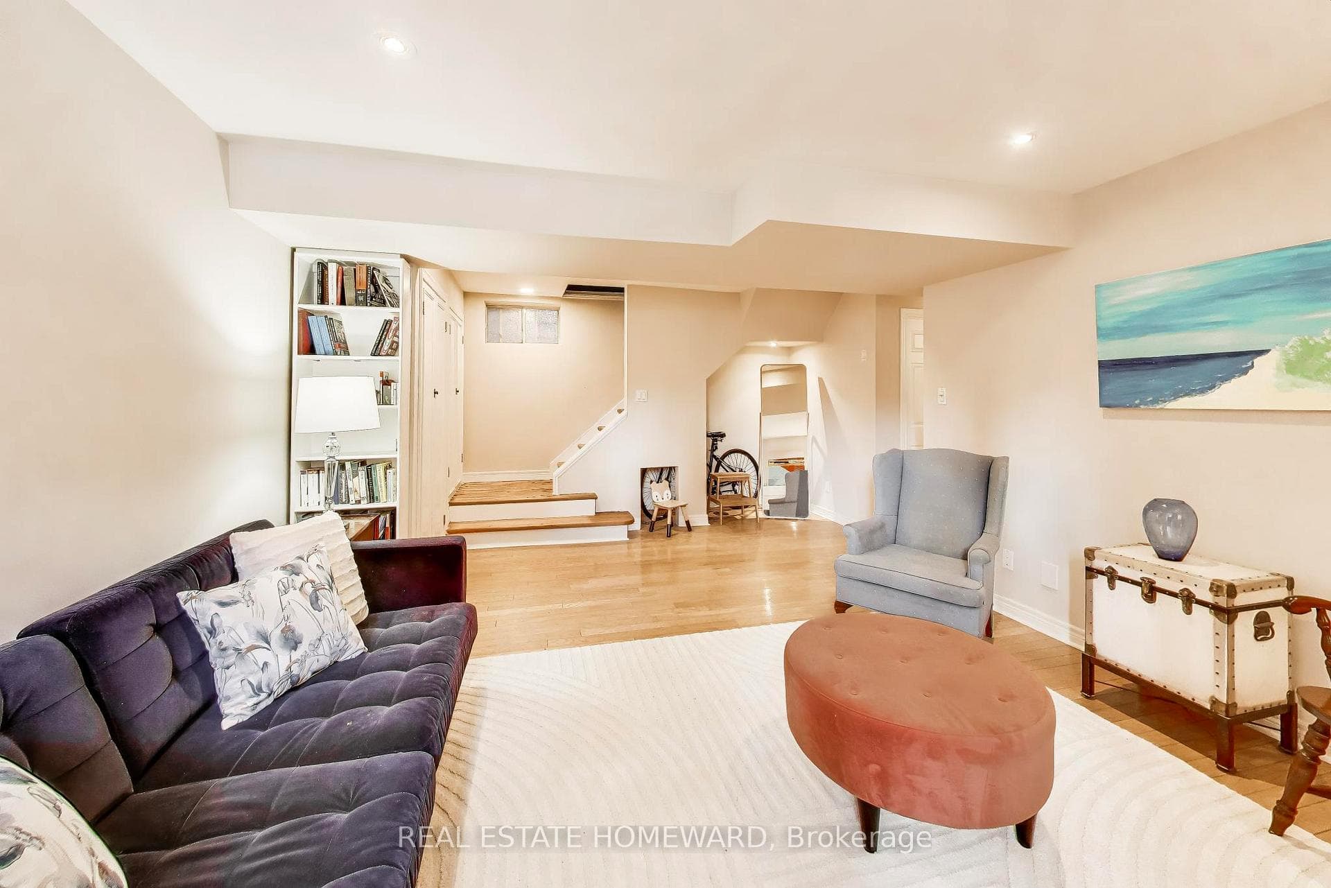 80 Hogarth Avenue photo 29