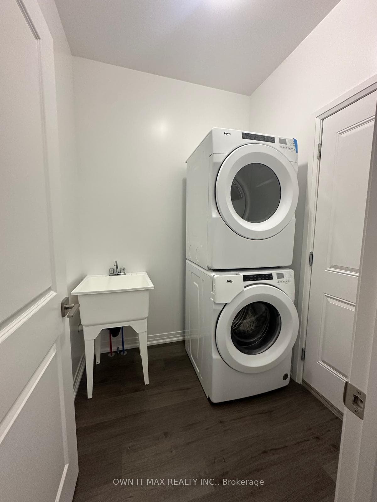550 Grey Street Unit 16 photo 18