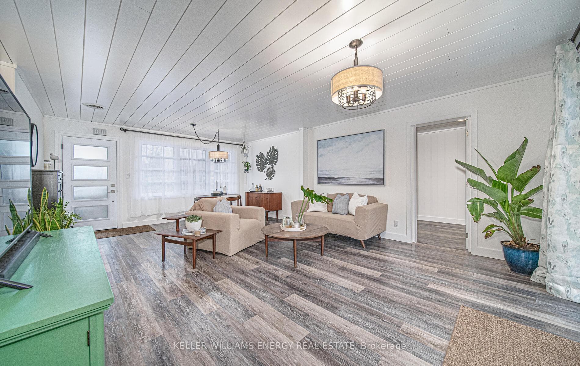 Open Concept Living/Dining Room