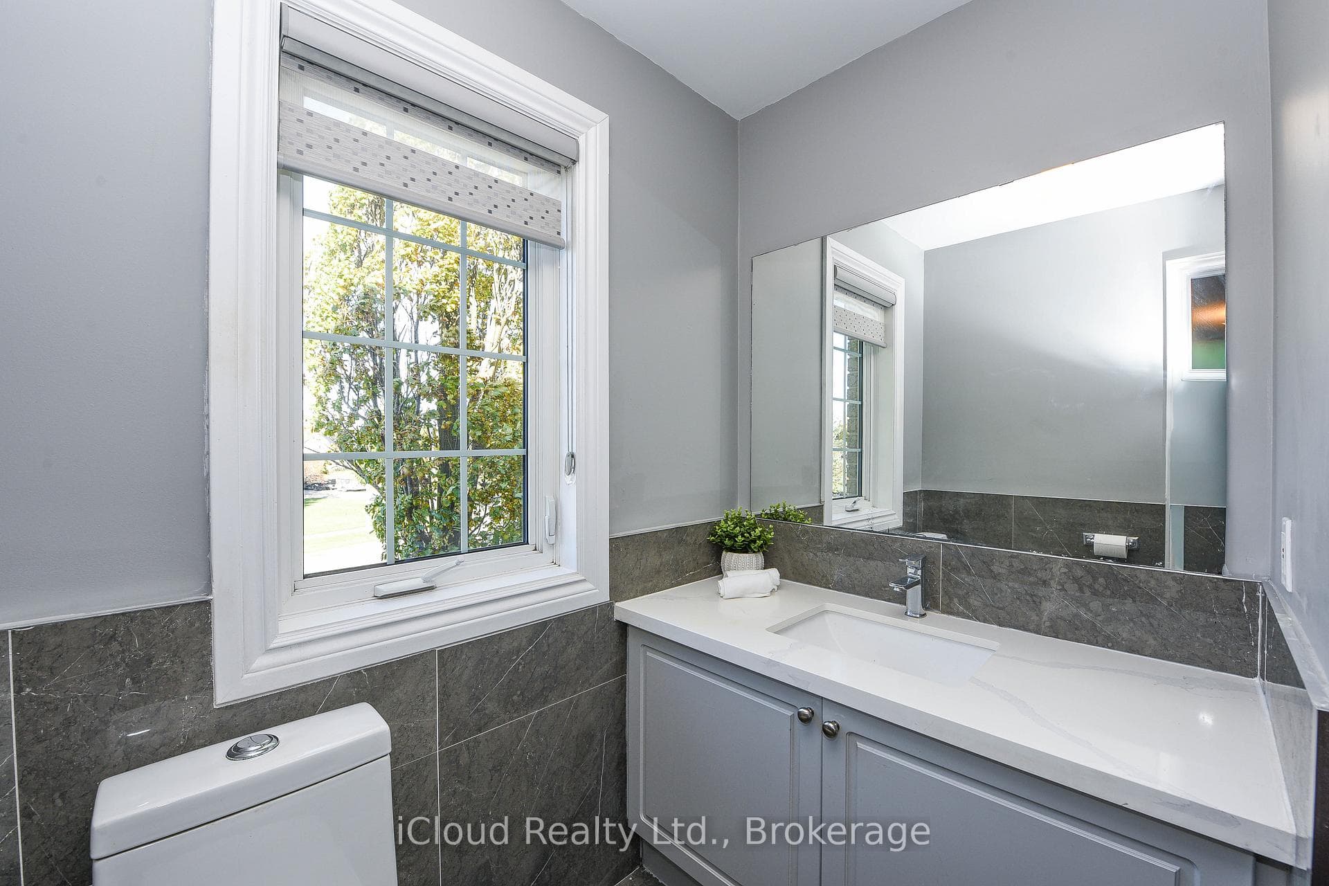 25 Giles Road photo 32