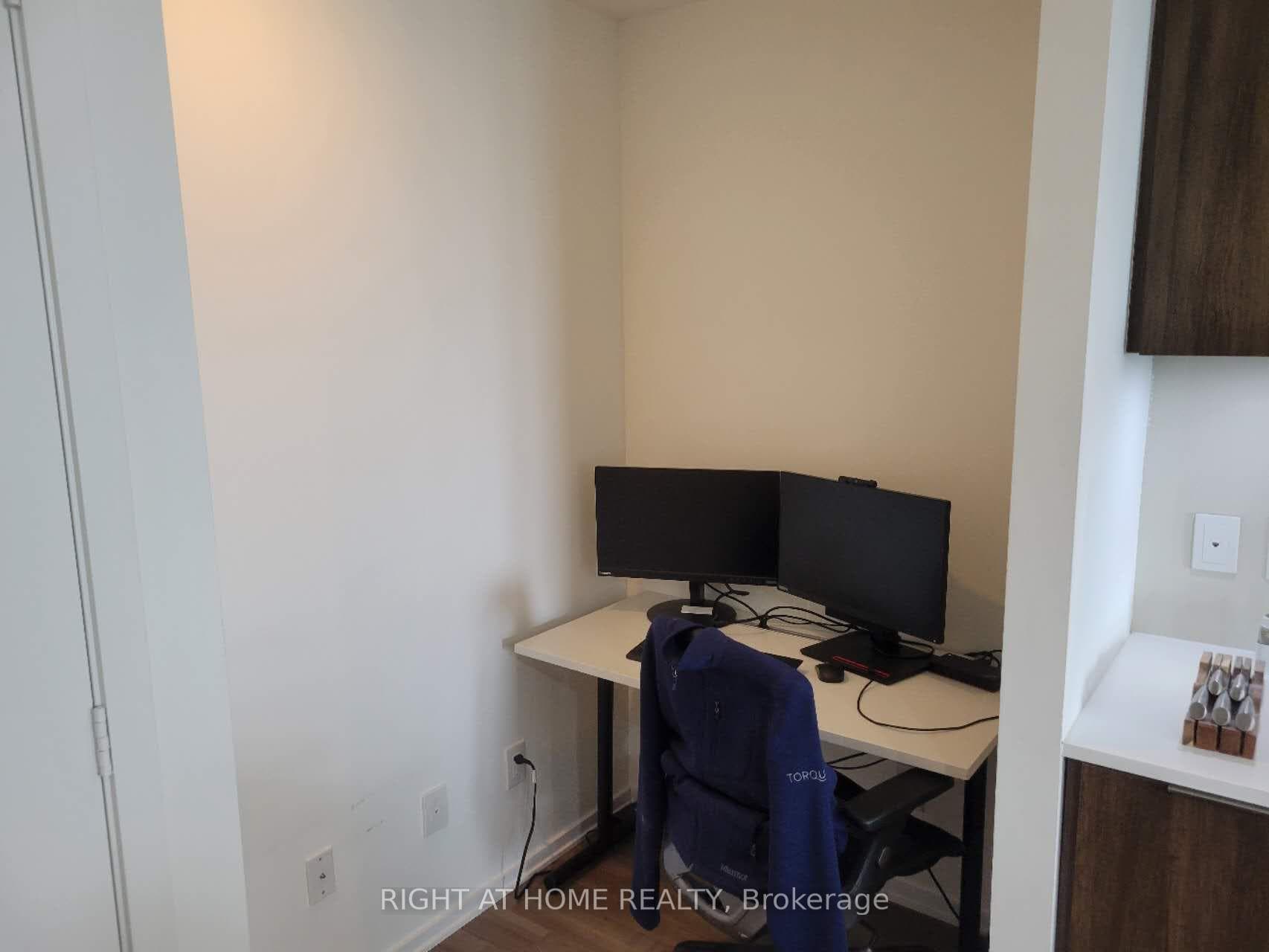 1 Bloor Street Unit 2912 photo 11