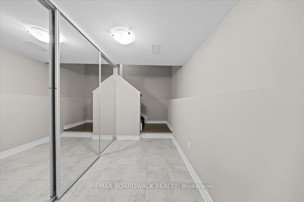 60 Malachigan Crescent photo 40