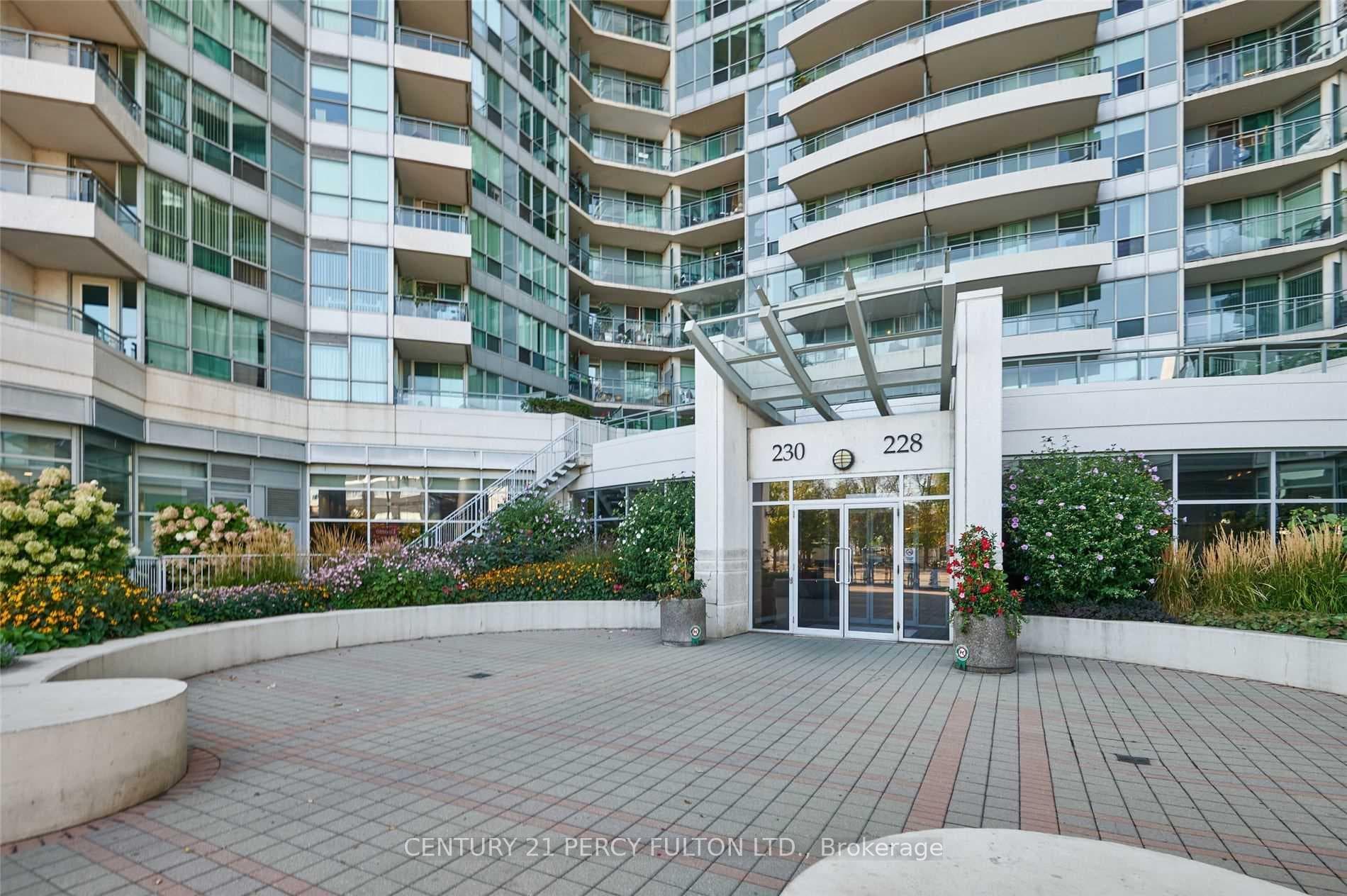 230 Queens Quay Unit 1016 photo 1