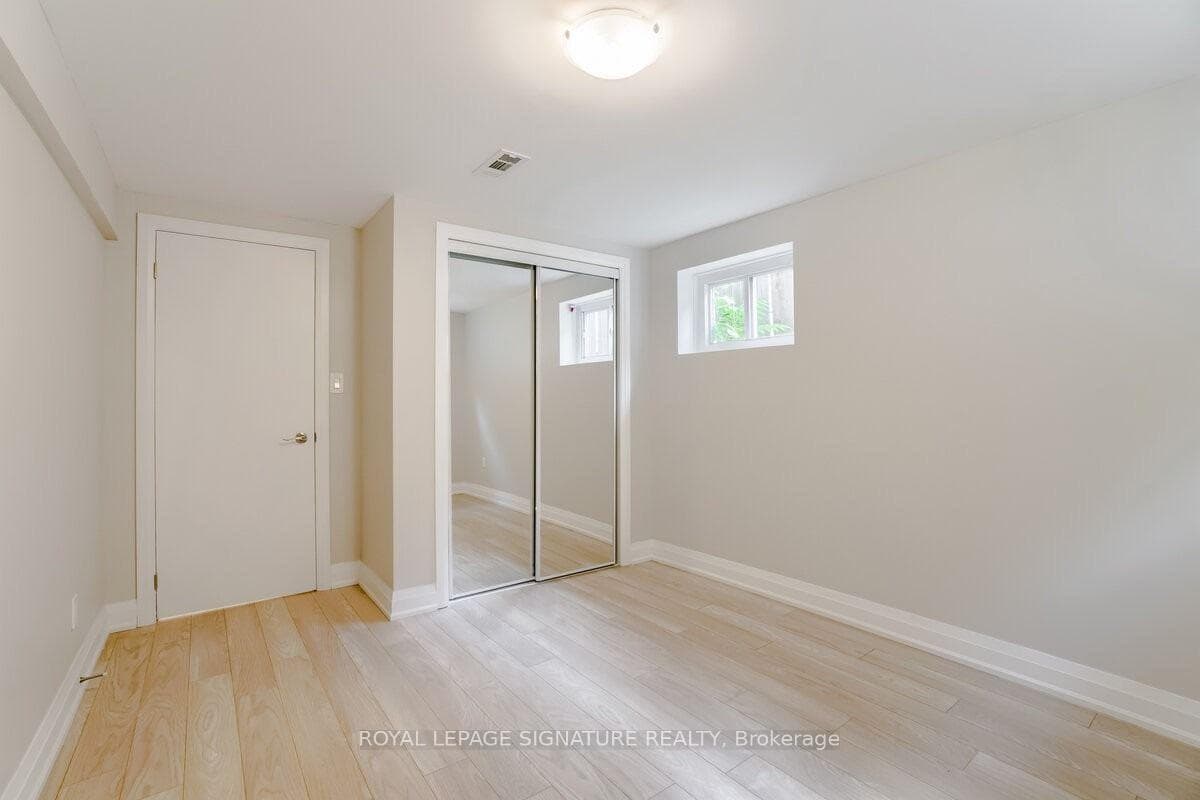 87 Cordella Avenue Unit Lower photo 9