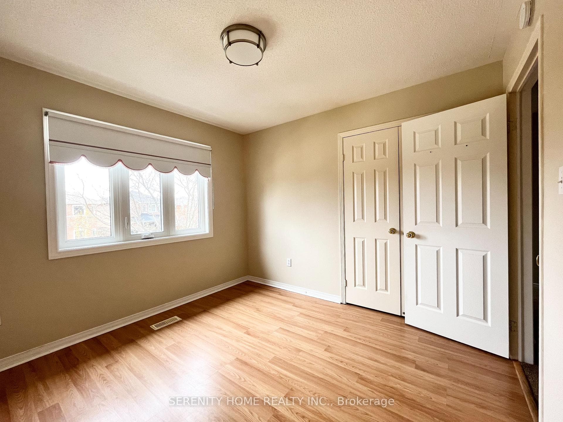 2270 Pell Crescent photo 17
