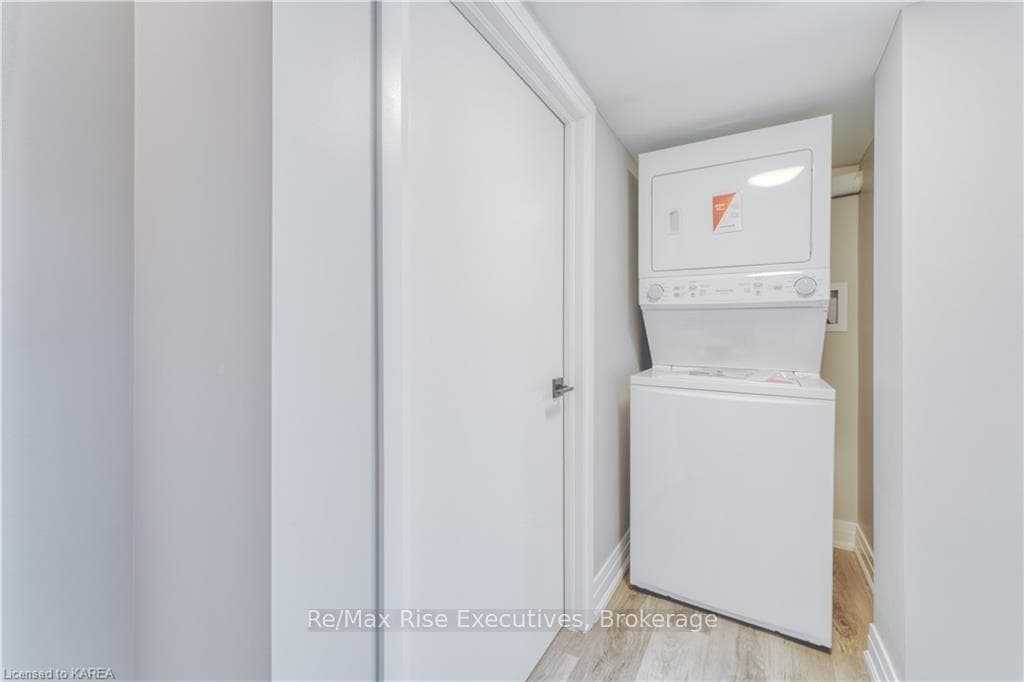 1640 MARY Street Unit 2 photo 13