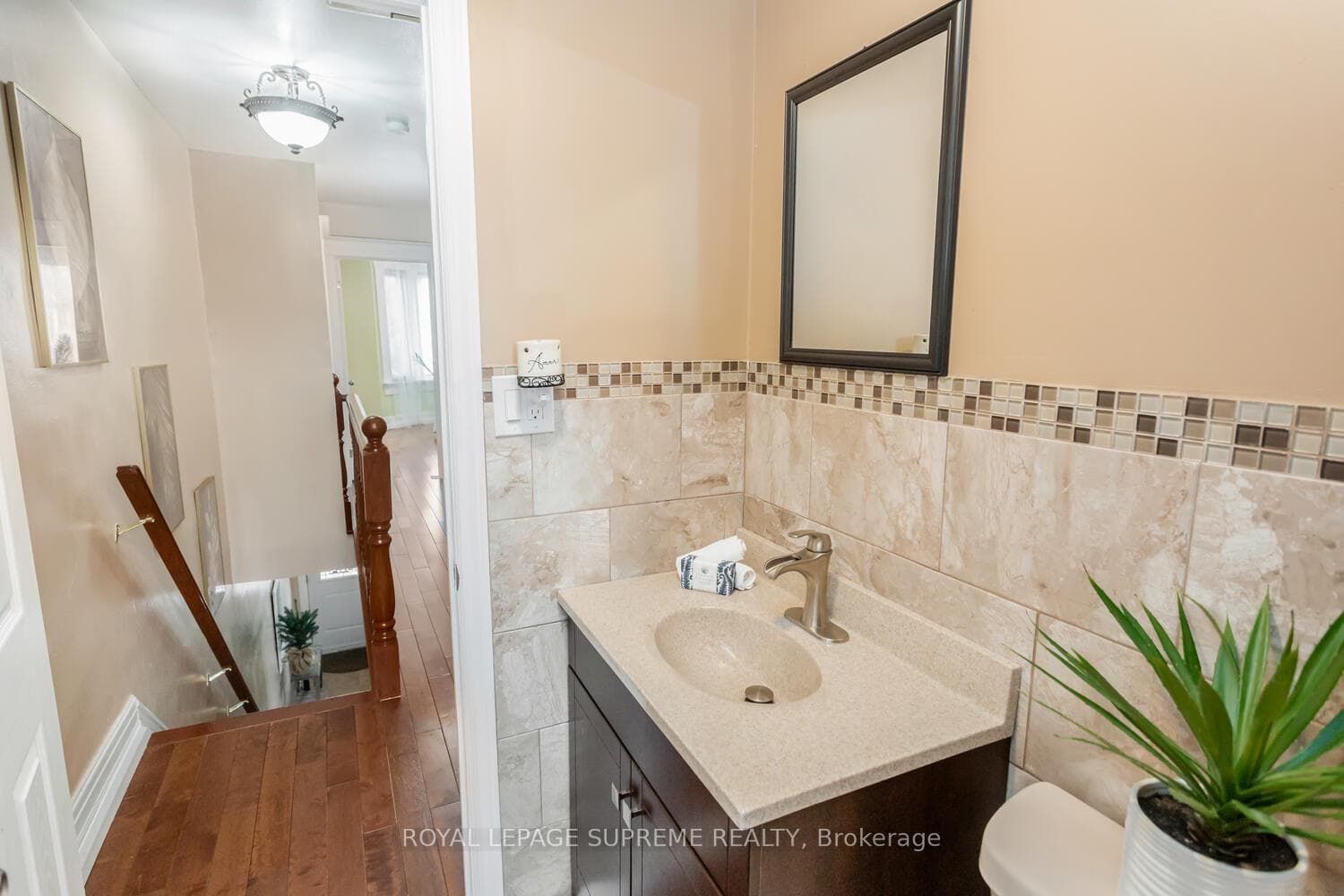 8 Blakley Avenue photo 30