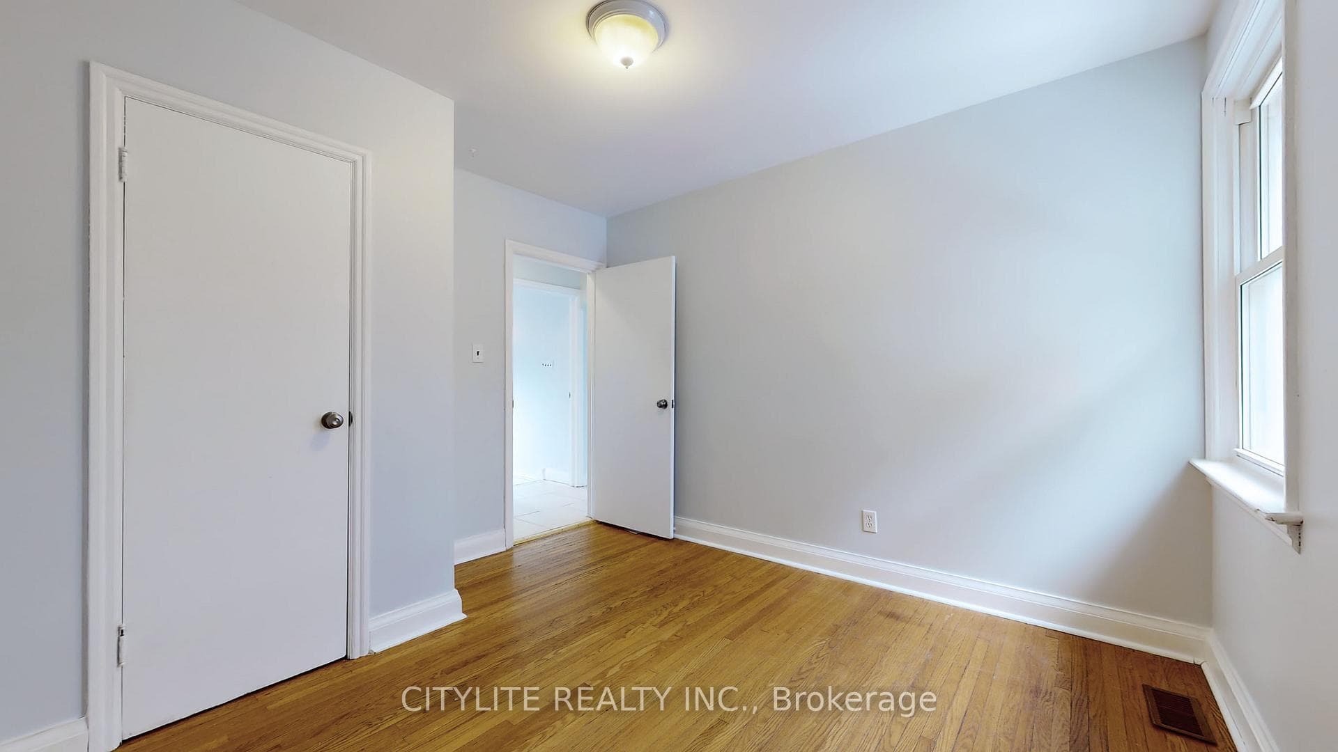 342 Elgin Street Unit Main Fl photo 13