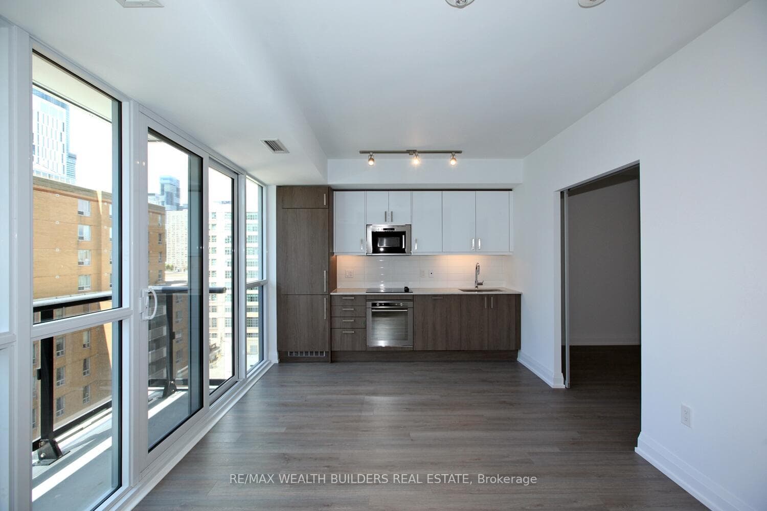 77 Mutual Street Unit 1005 photo 8