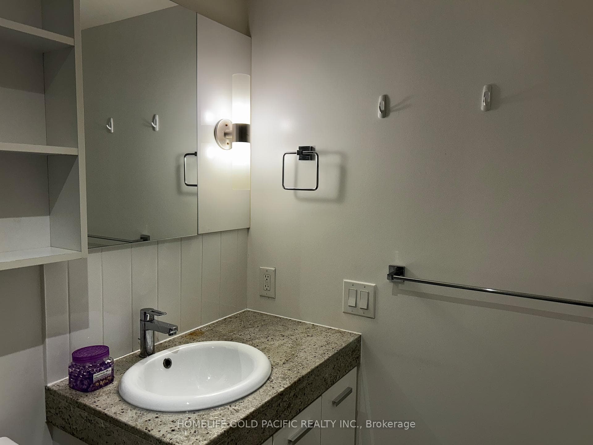 33 Singer Court Unit 712 photo 22