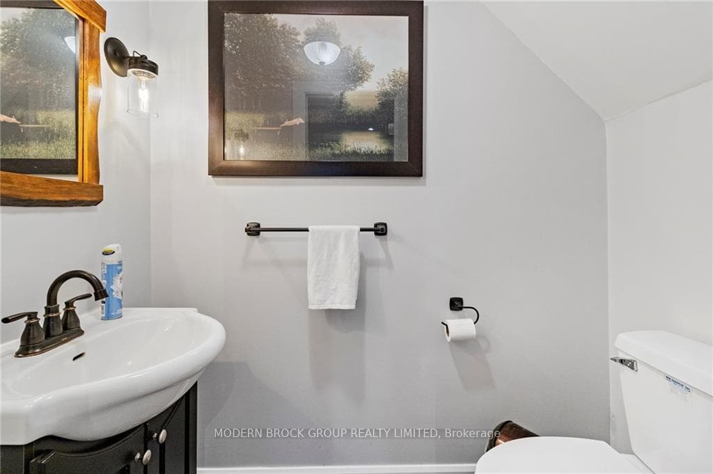 53 BRAMSHOT Avenue photo 25