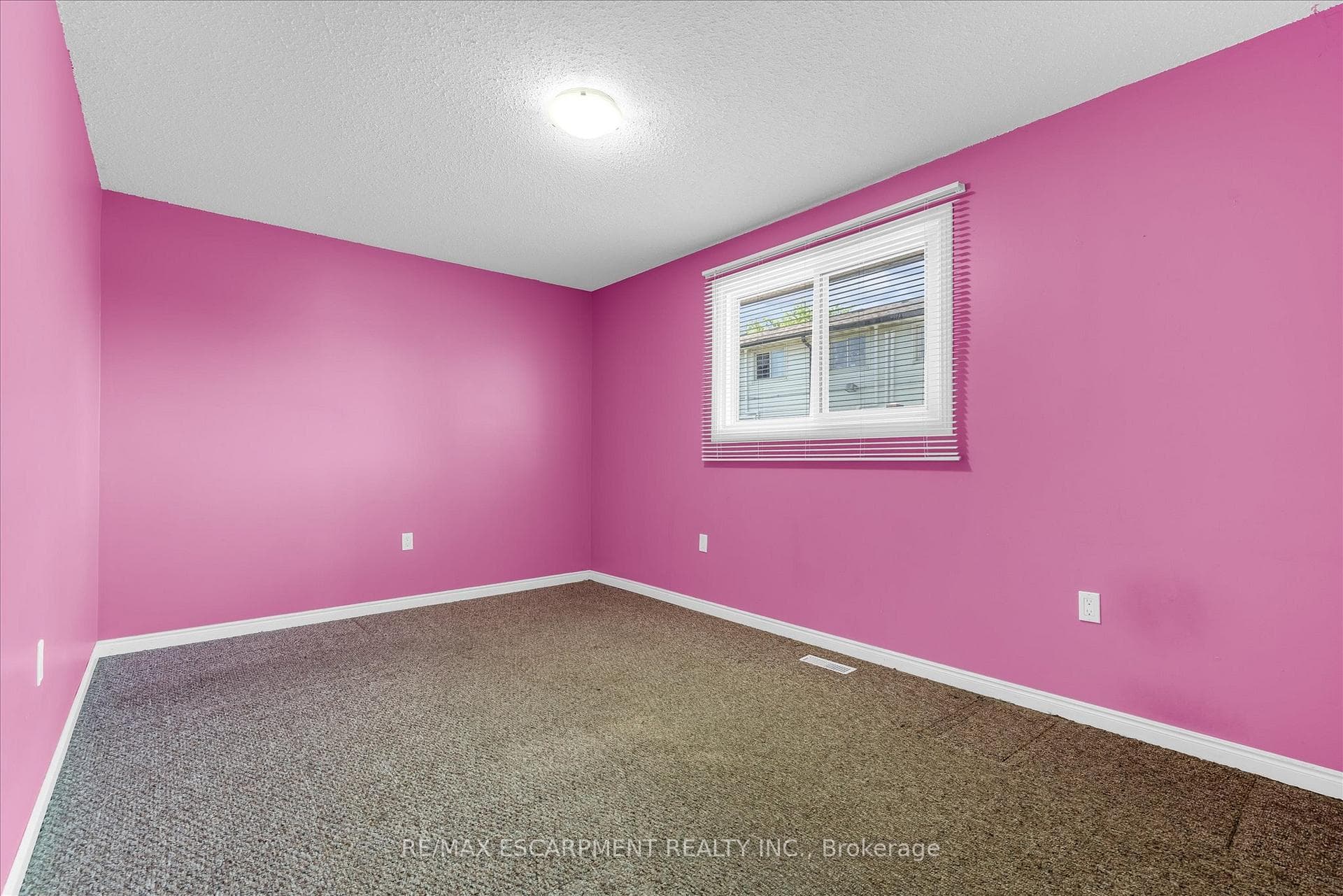 261 LIMERIDGE Road photo 16