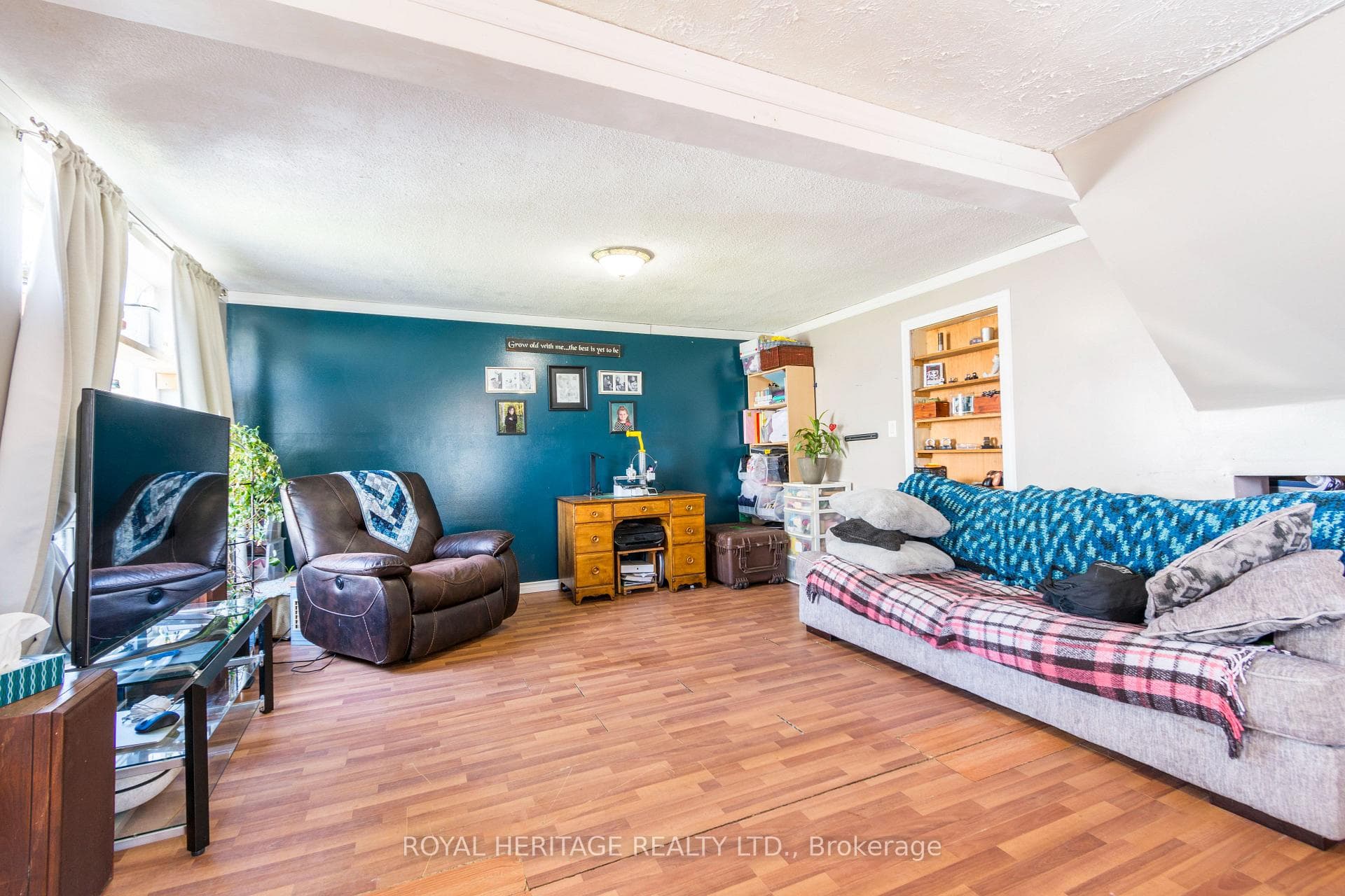 359 Dufferin Avenue photo 5