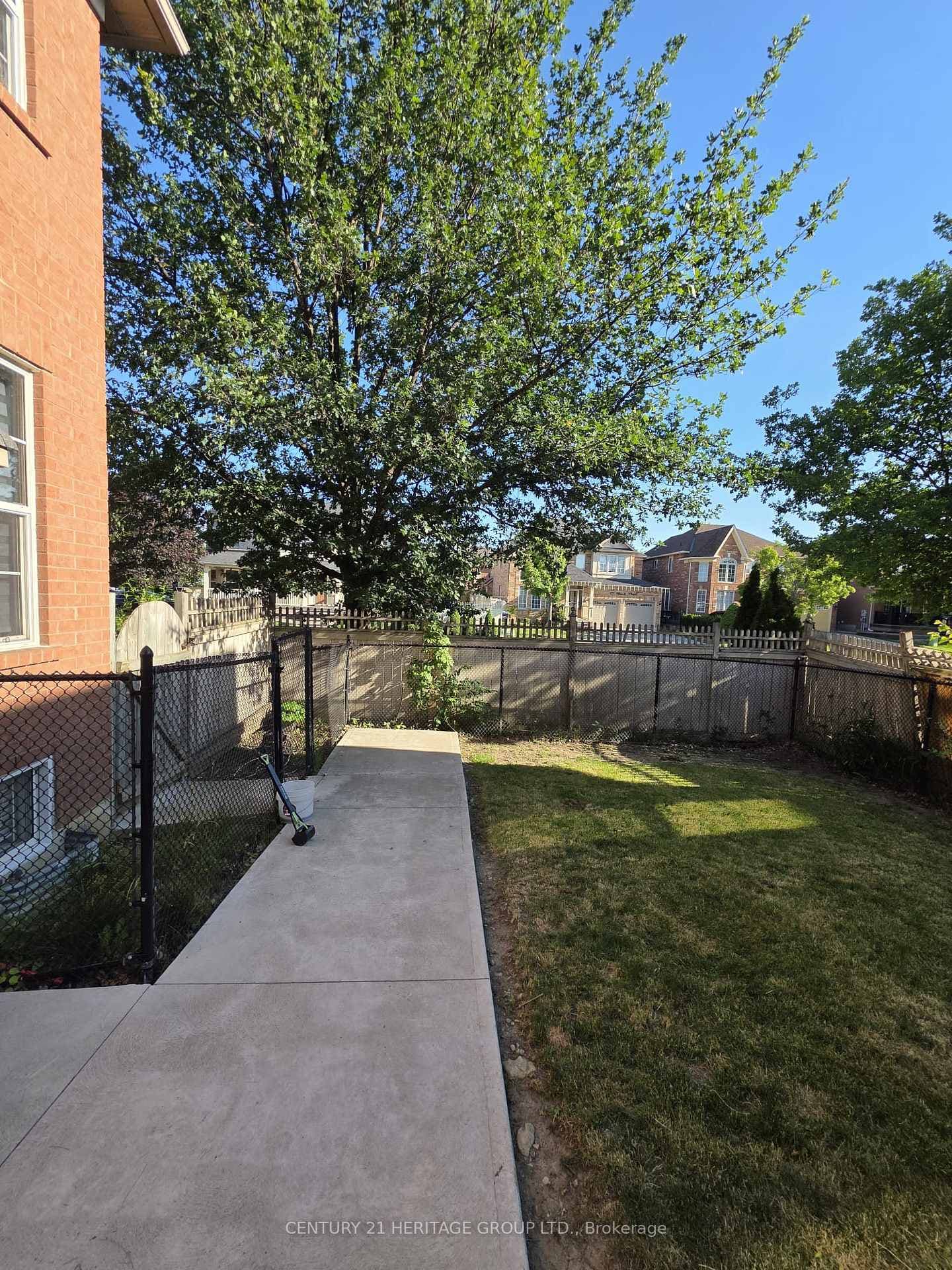 52 Brock Drive photo 35