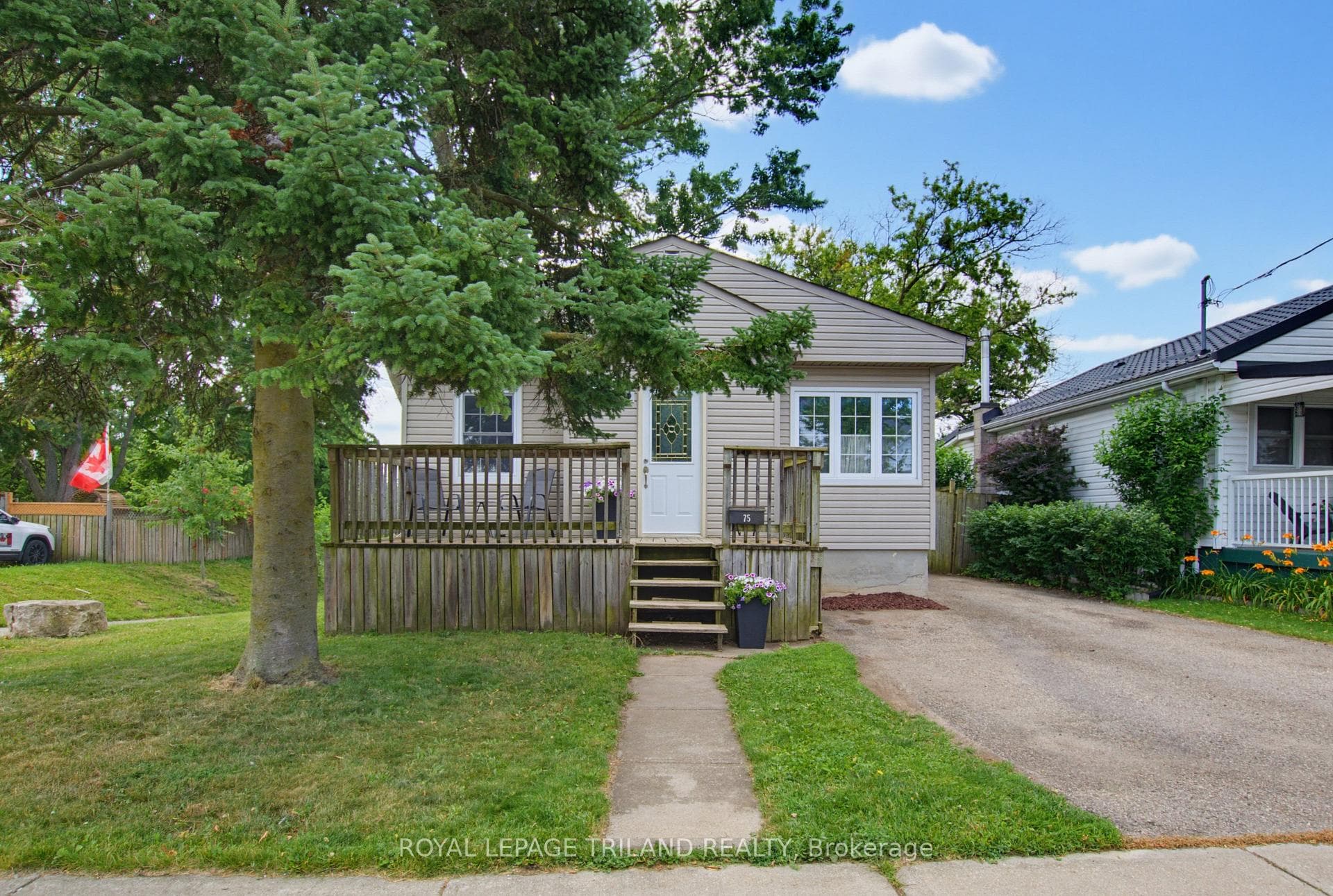 75 Connaught Avenue photo 5