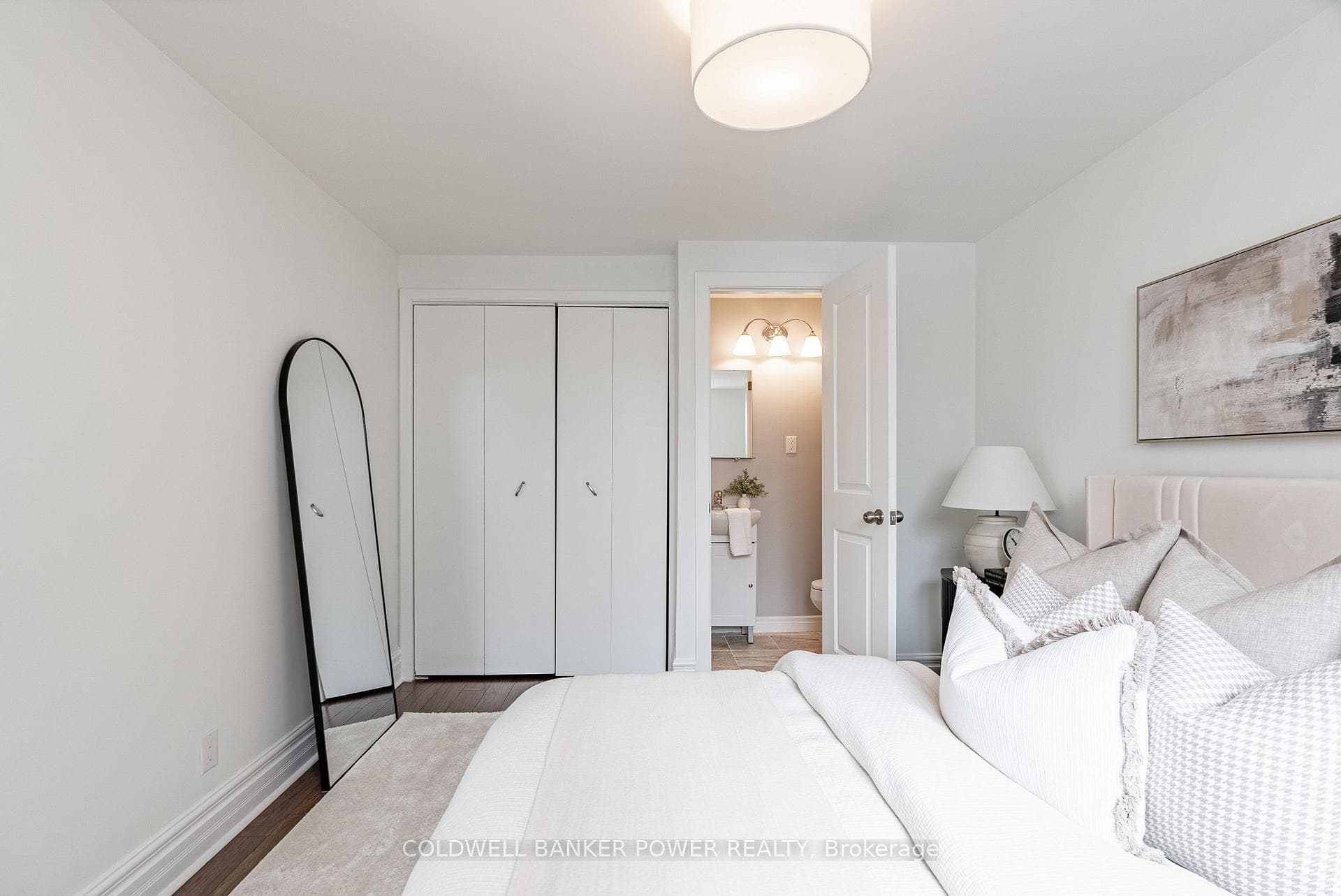 79 DUCHESS Avenue photo 20