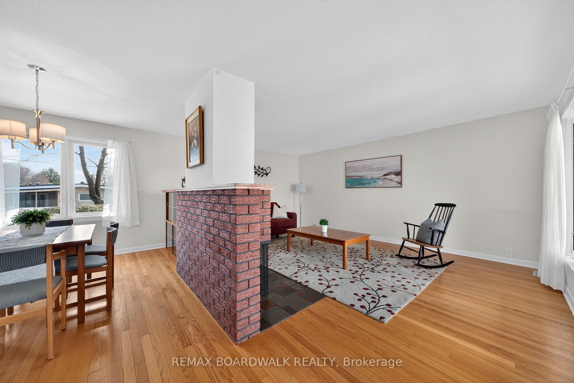 Open, Bright Layout w/Oak Hardwood Floors