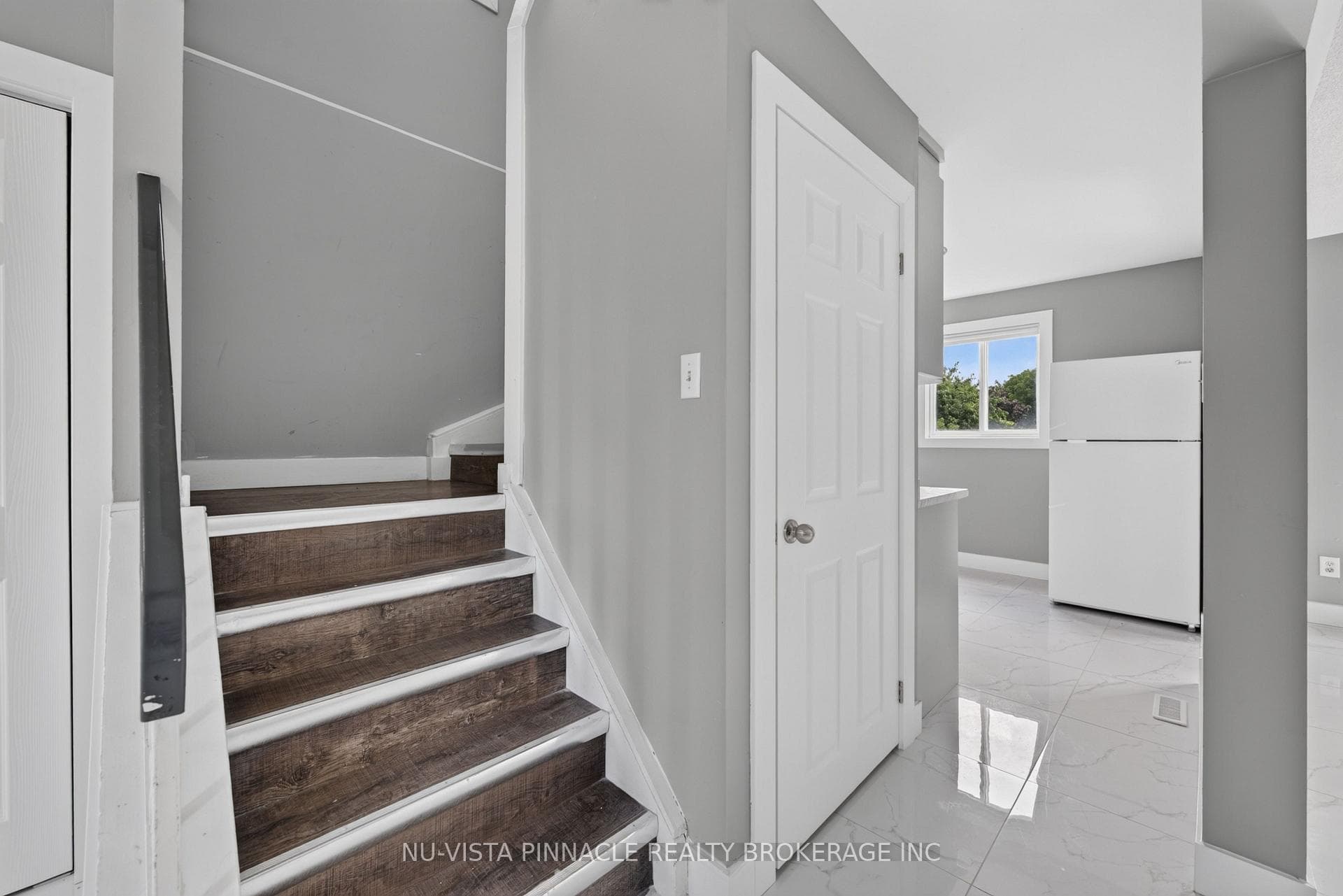 282 Fleming Drive photo 20