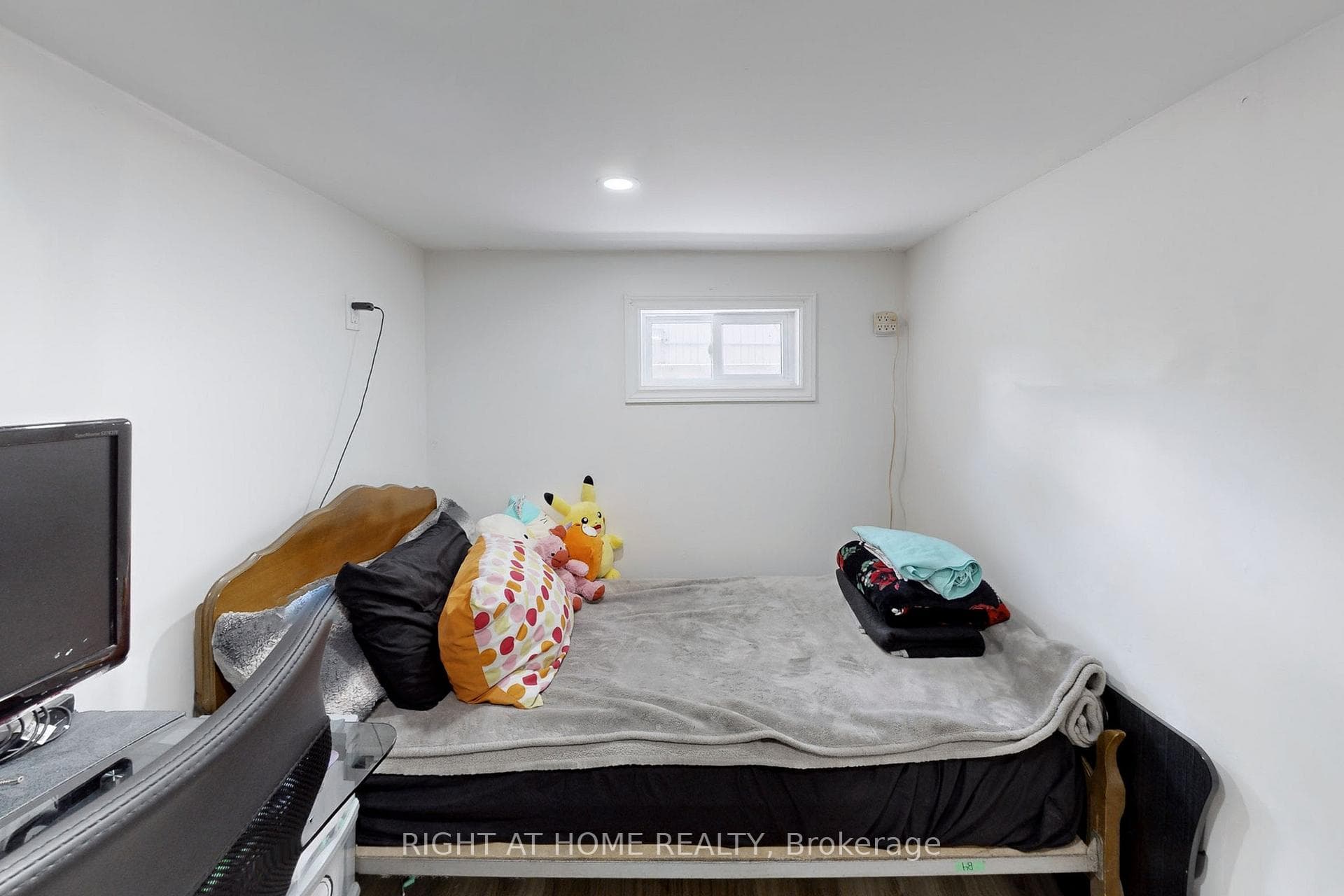 804 Rowena Street photo 29