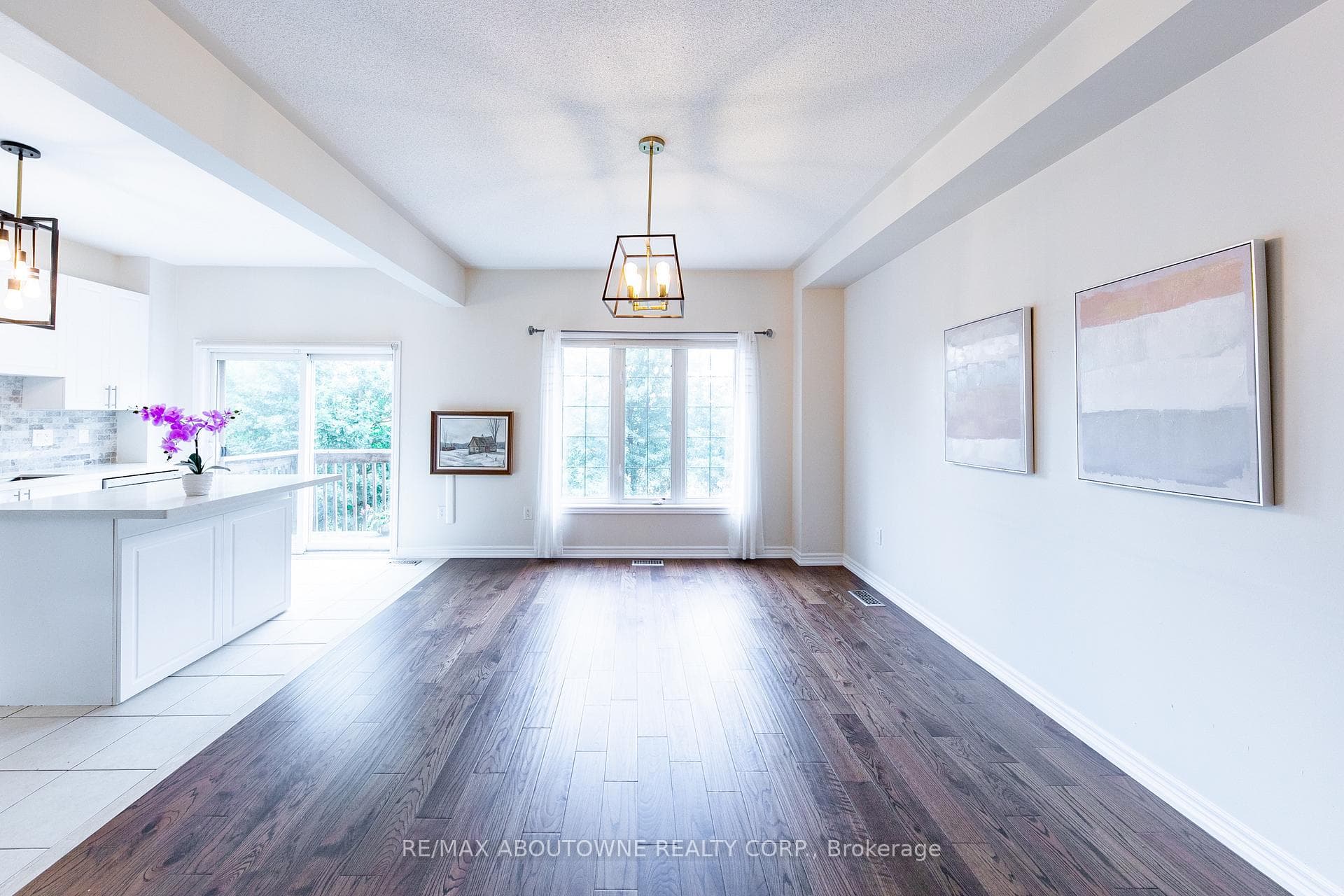 374 Spring Blossom Crescent photo 5
