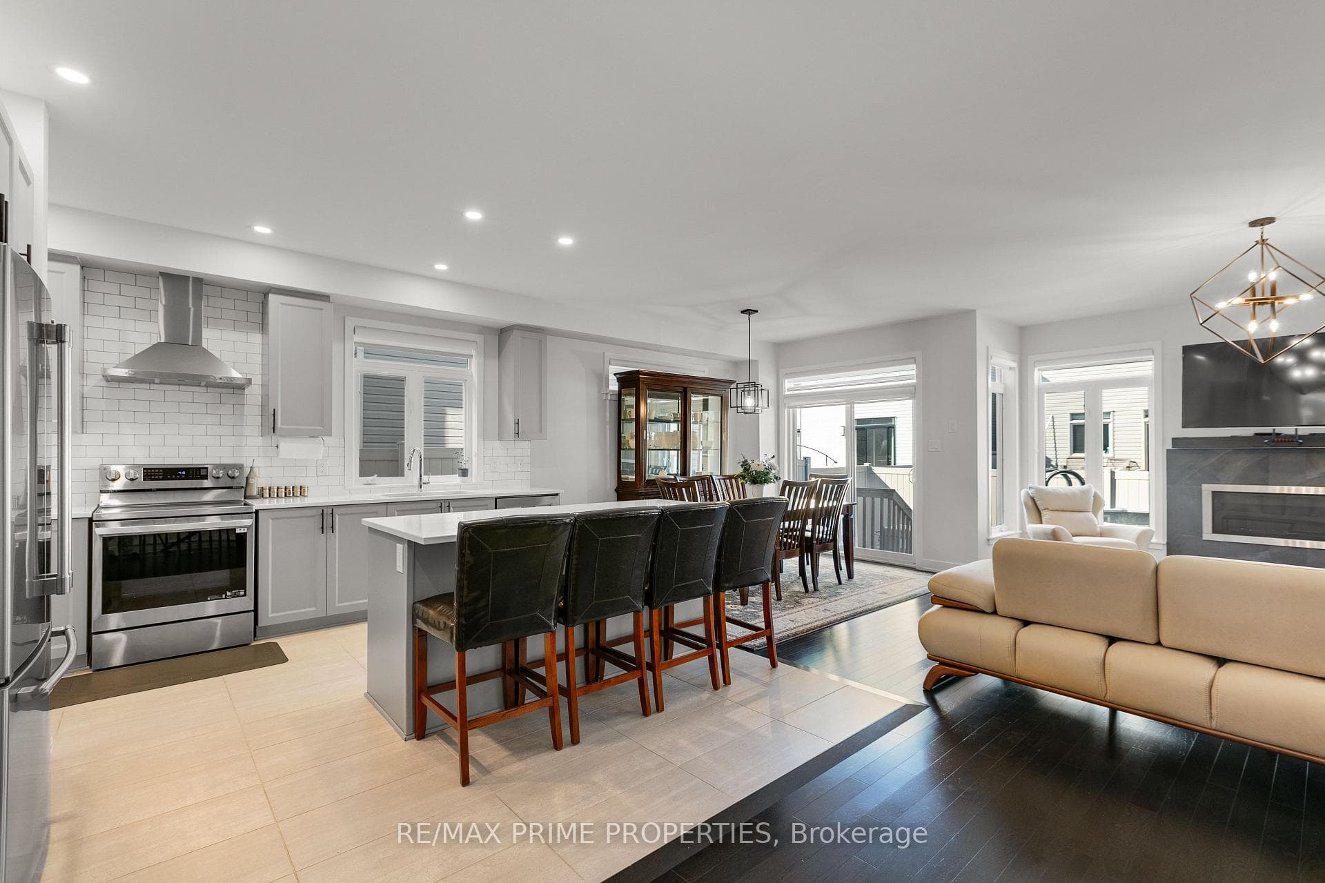249 Fountainhead Drive photo 11