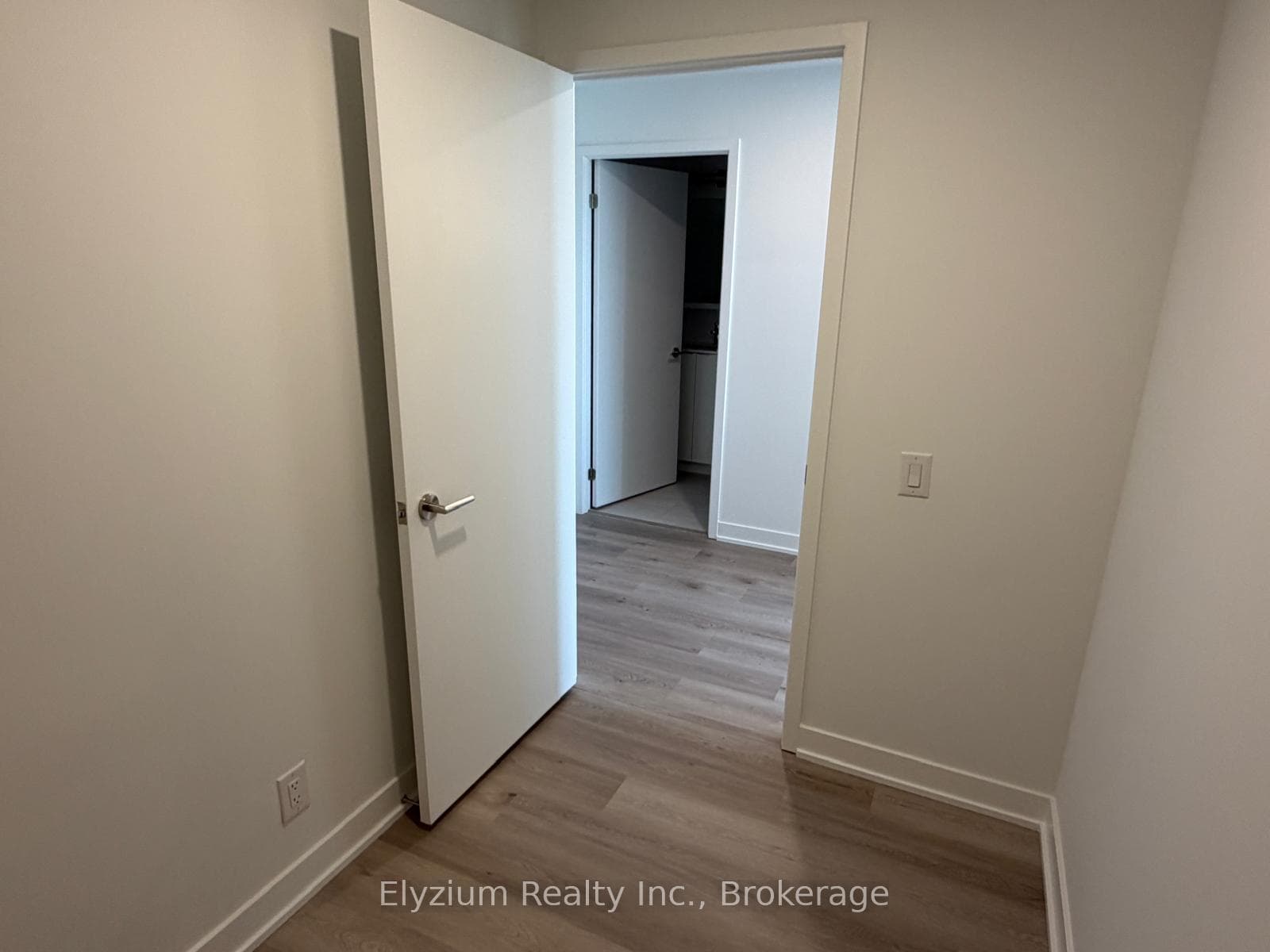 1660 Bloor Street Unit 715 photo 14