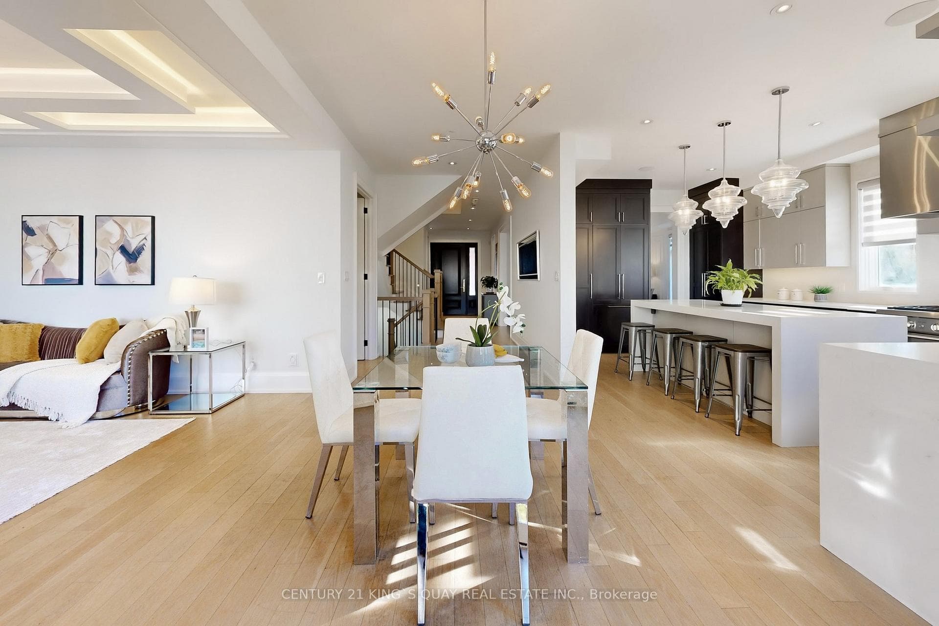 8 Parkway Avenue photo 11