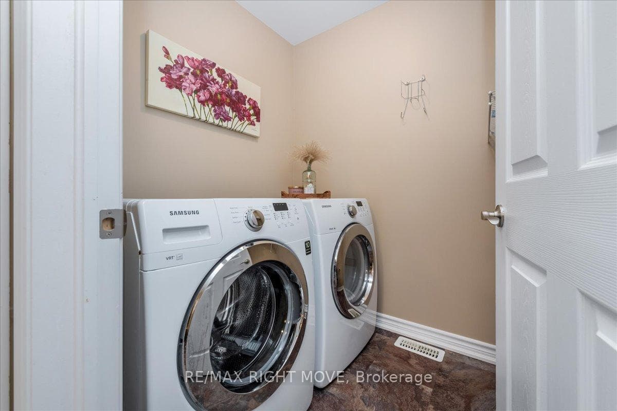 6 Taylor Drive photo 7