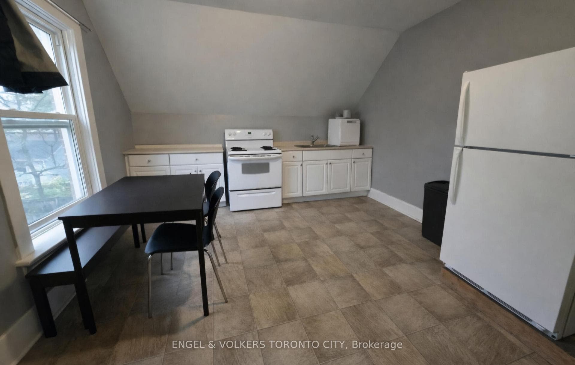 14 Burton Avenue Unit A photo 3