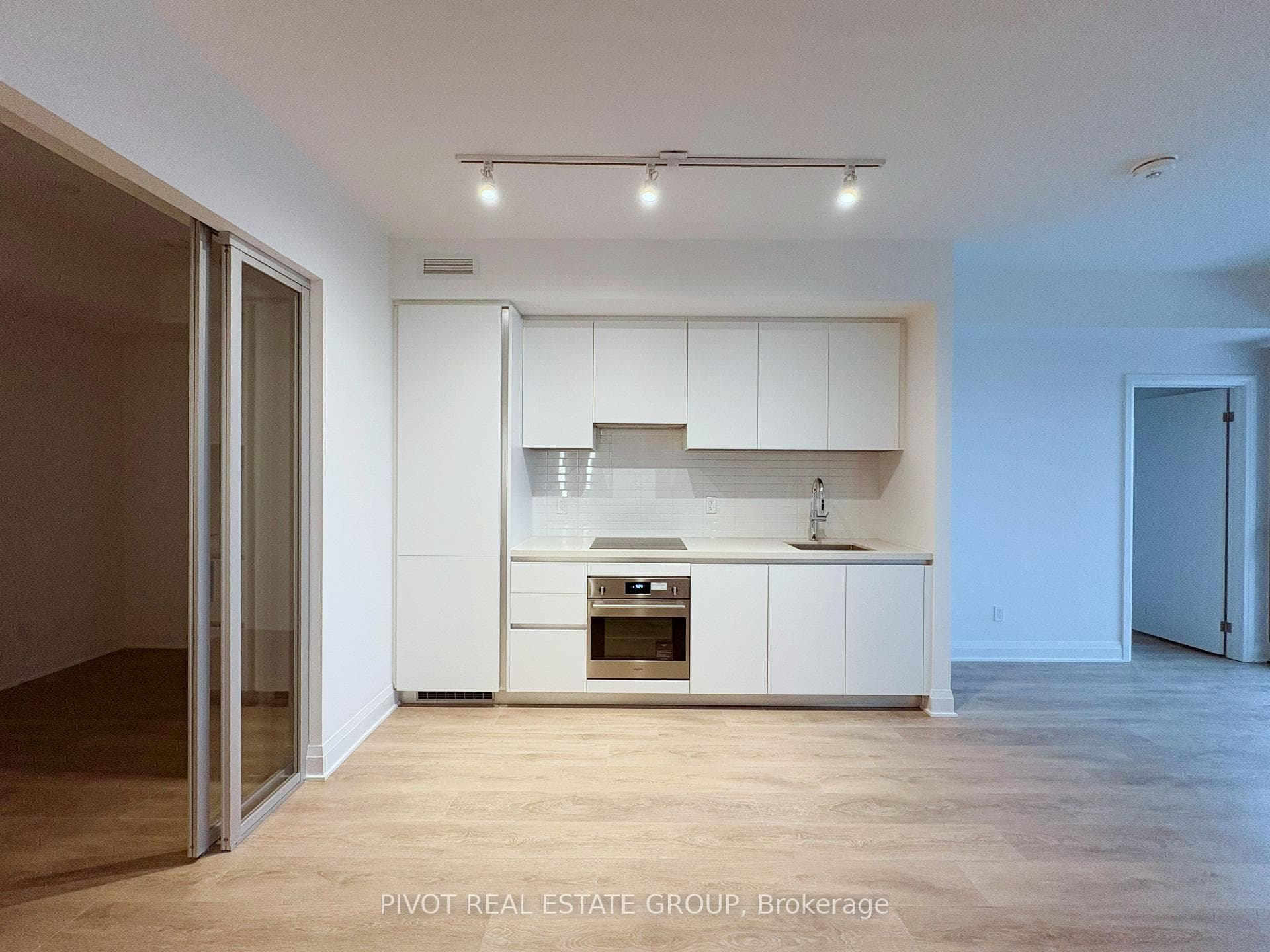 2 Erskine Road Unit 2103 photo 1