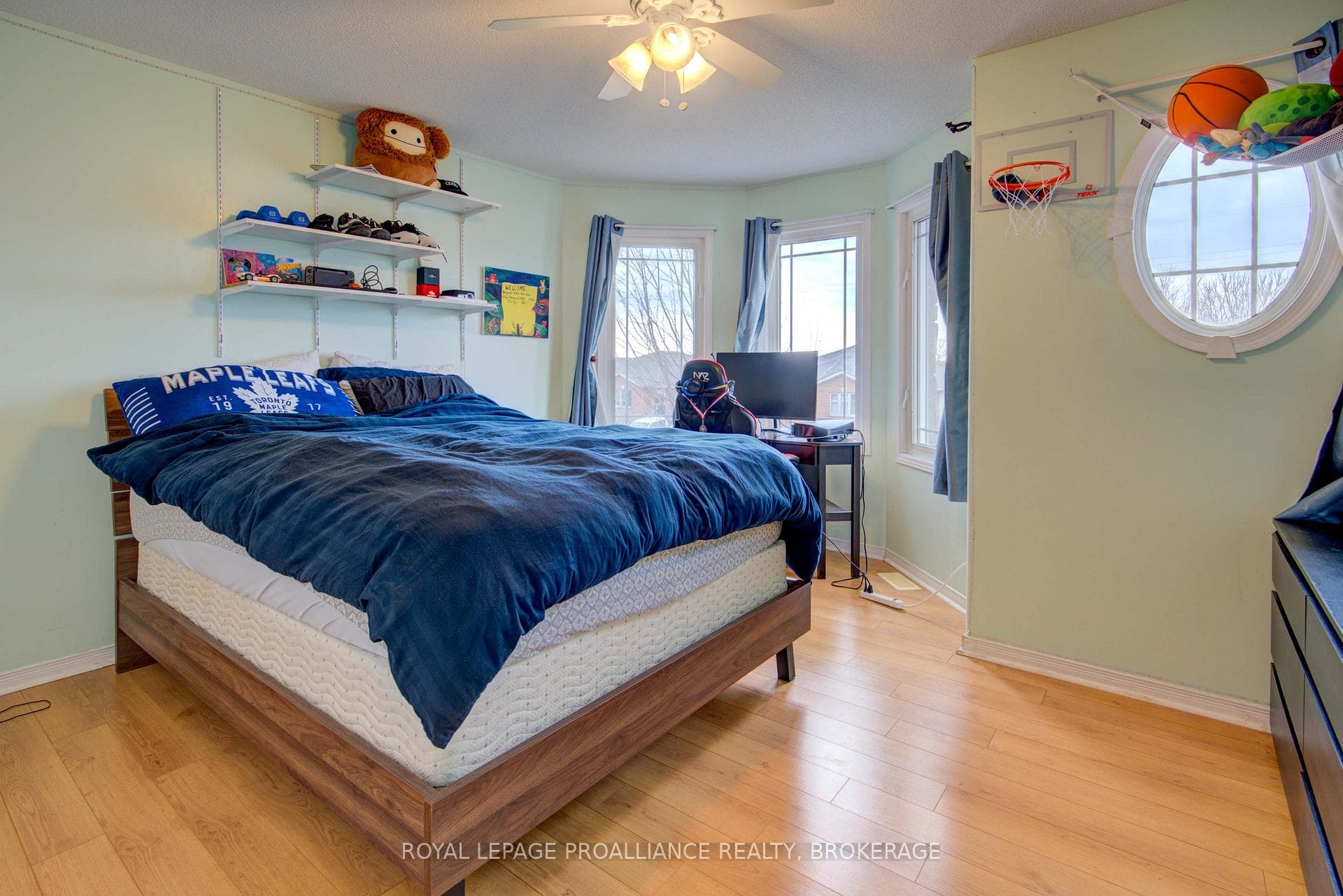 2177 Swanfield Street photo 25