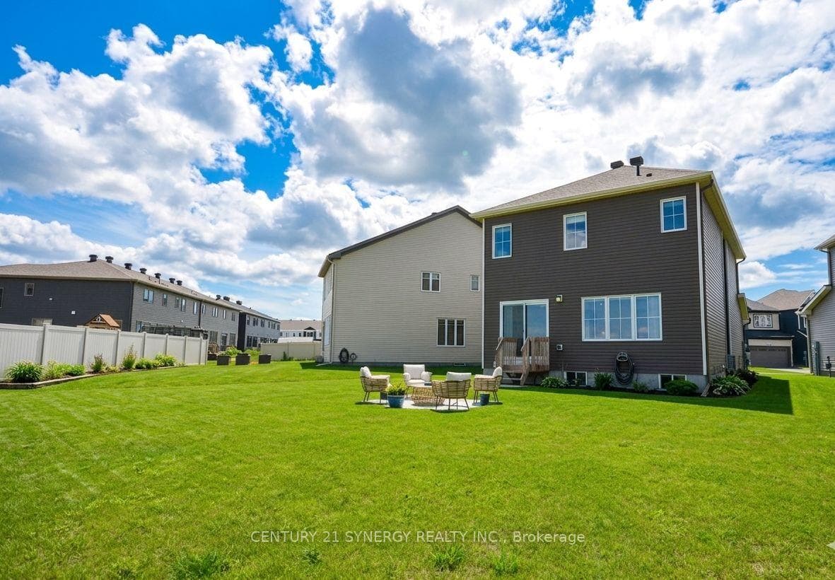 114 Unity Place photo 32