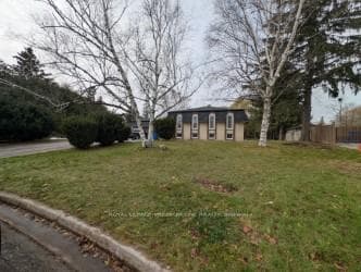 14 Valleycrest Drive Unit Lower photo 1