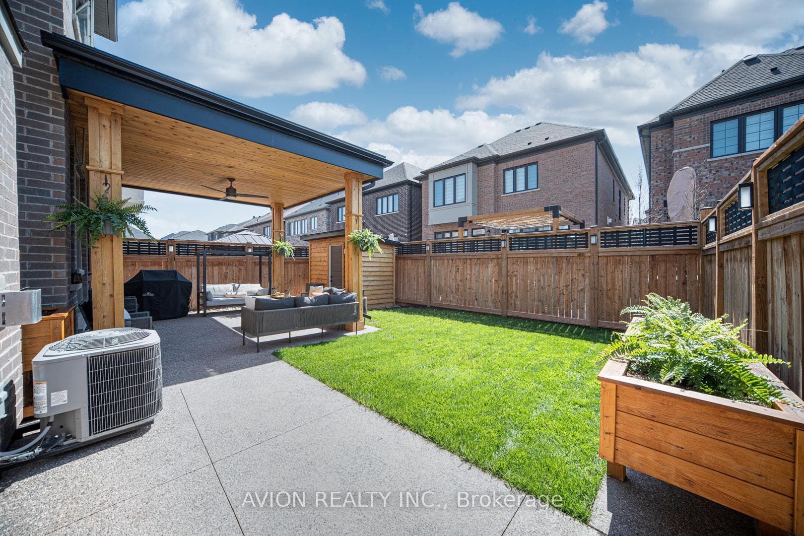 1306 Felicity Gardens photo 43