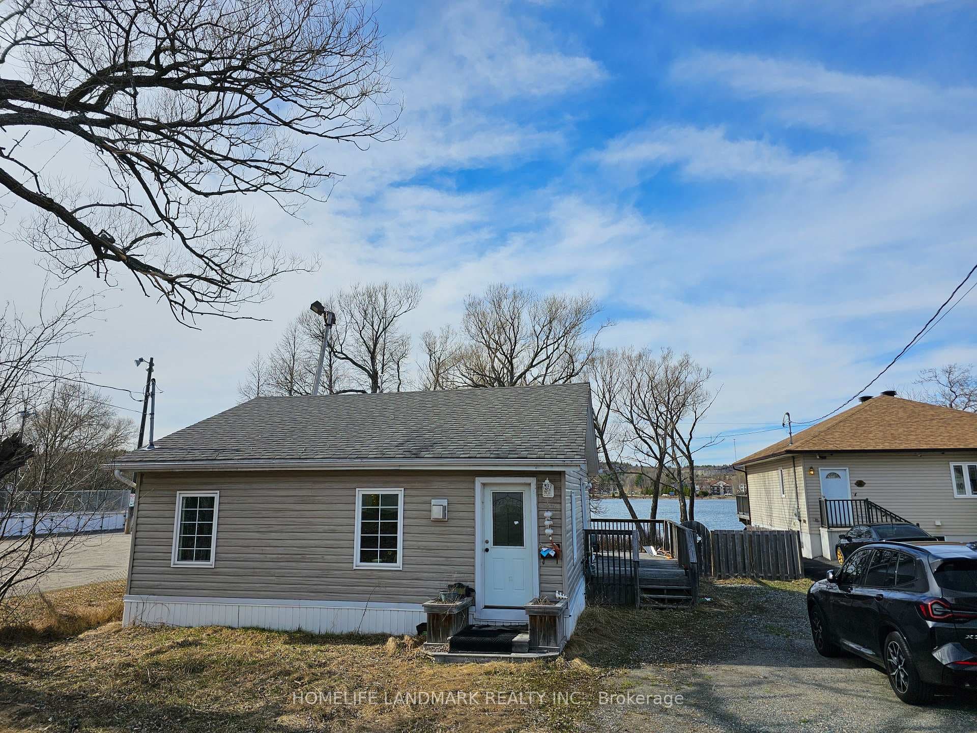 1410 BELLEVUE Avenue photo 1
