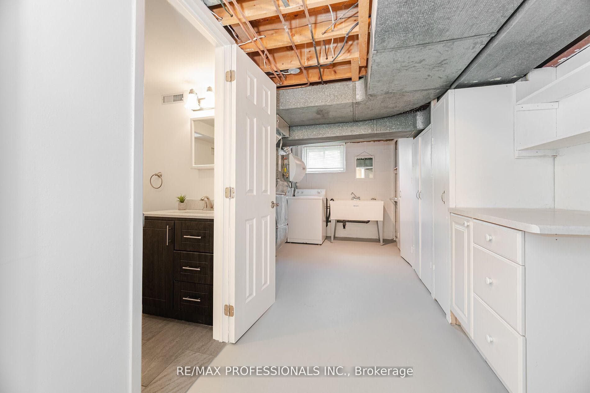 132 Wyndale Drive photo 36
