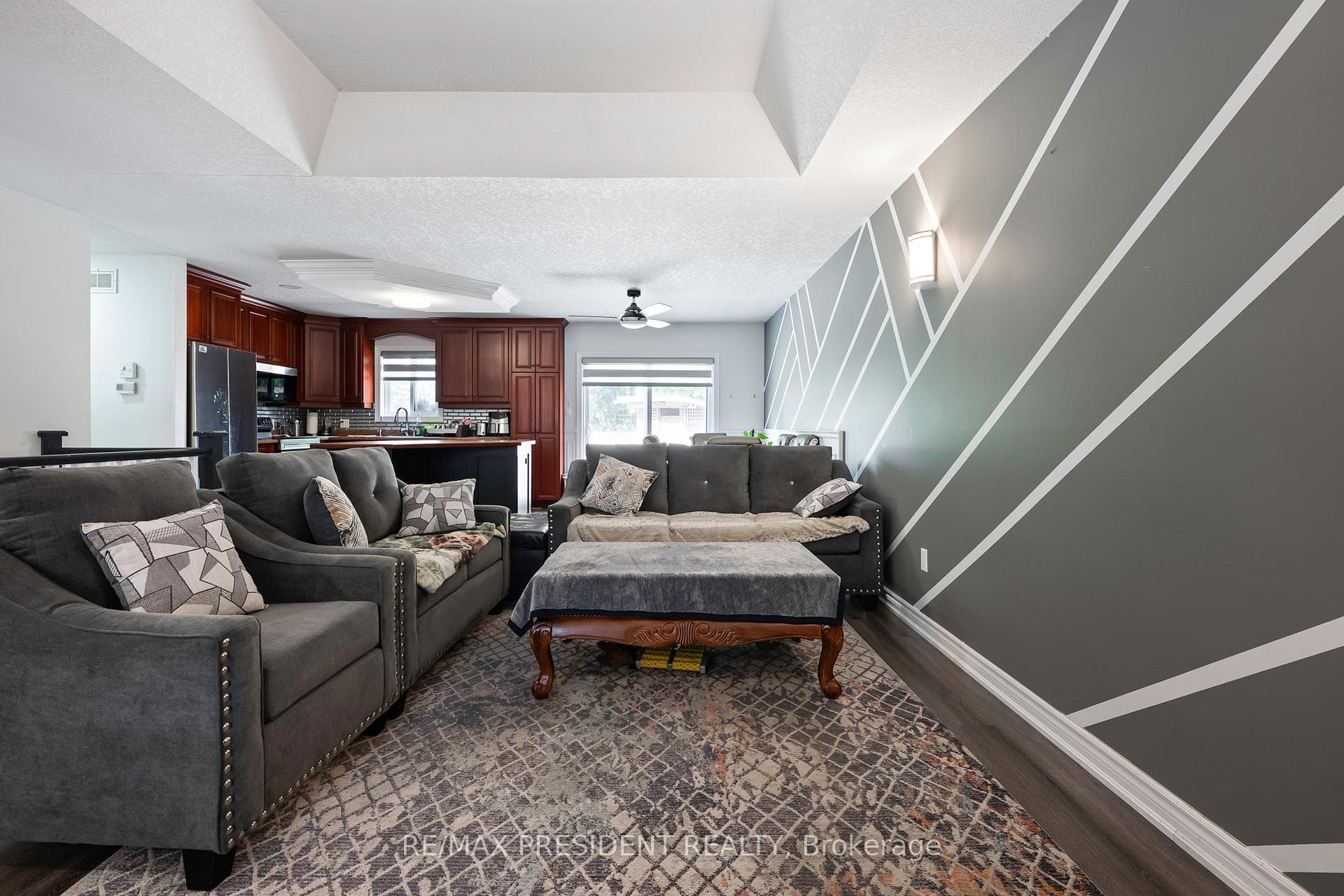 181 Edward Street photo 25