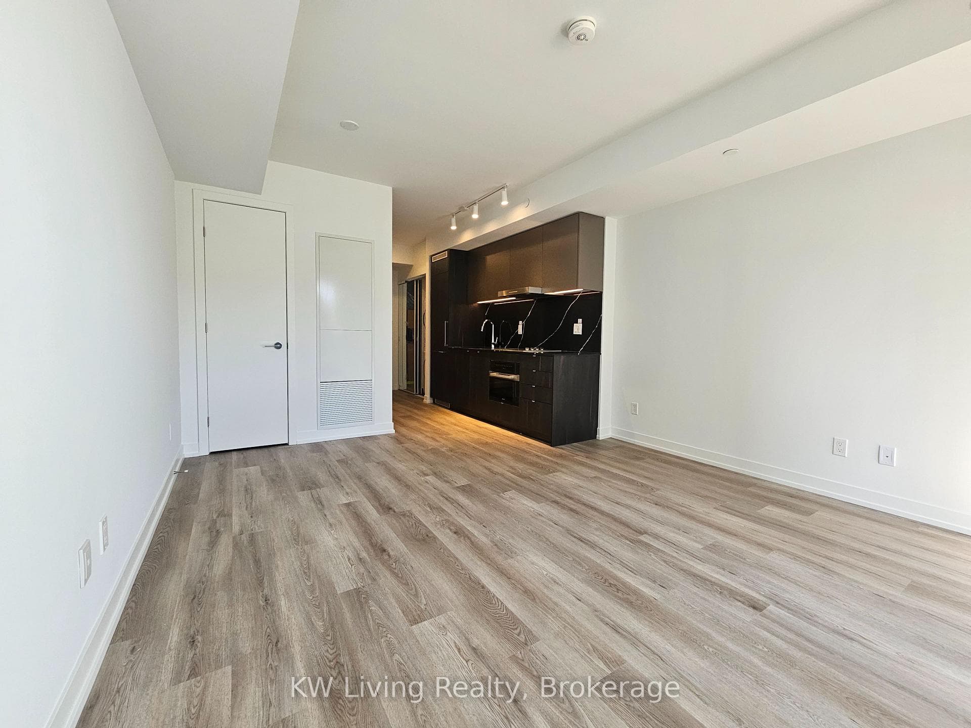 771 Yonge Street Unit 1109 photo 6